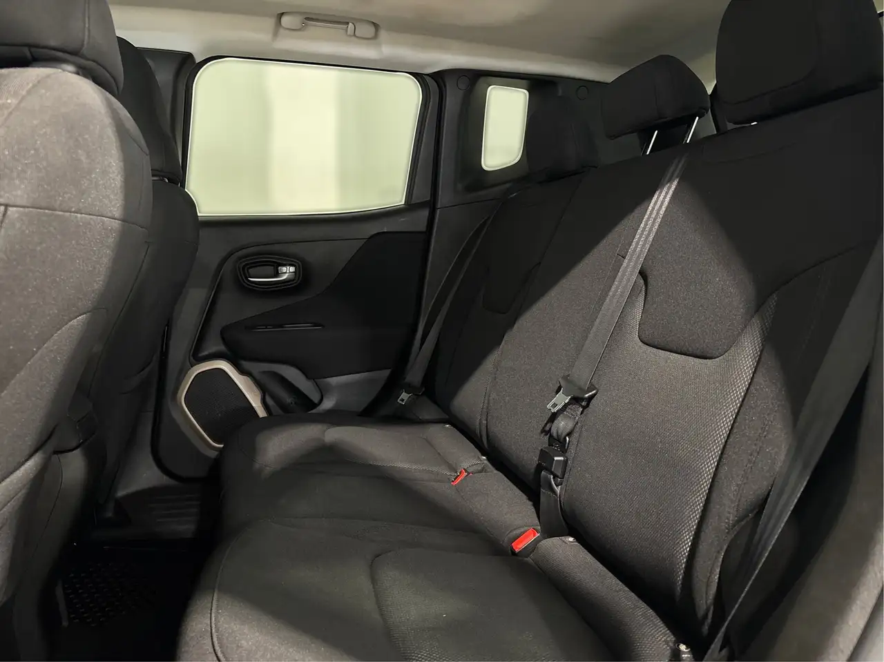 Jeep Renegade снимка Jeep Renegade