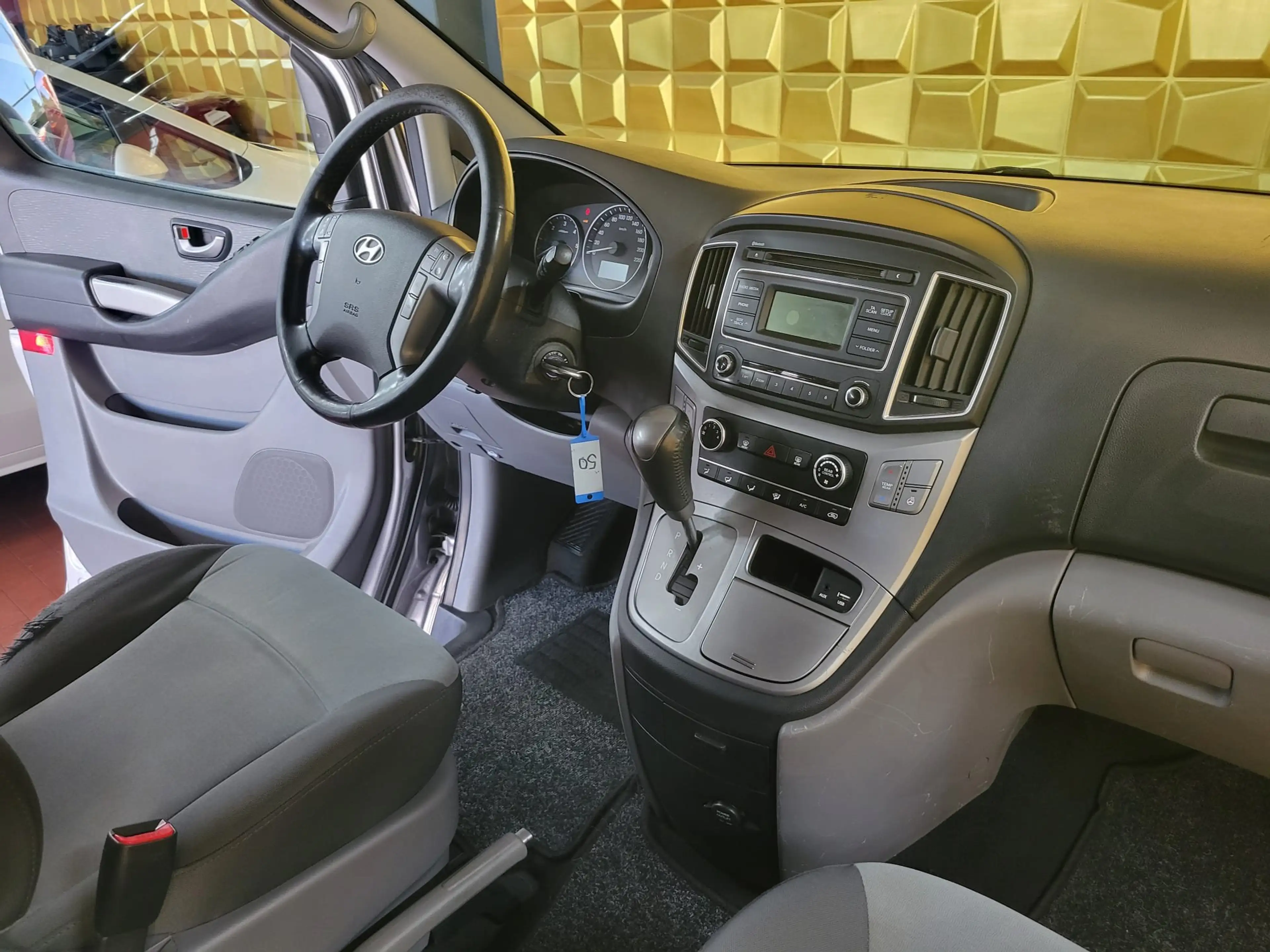 Hyundai H-1 2.5 CRDi Travel KAMERA/TEMP/NAV — photo 8