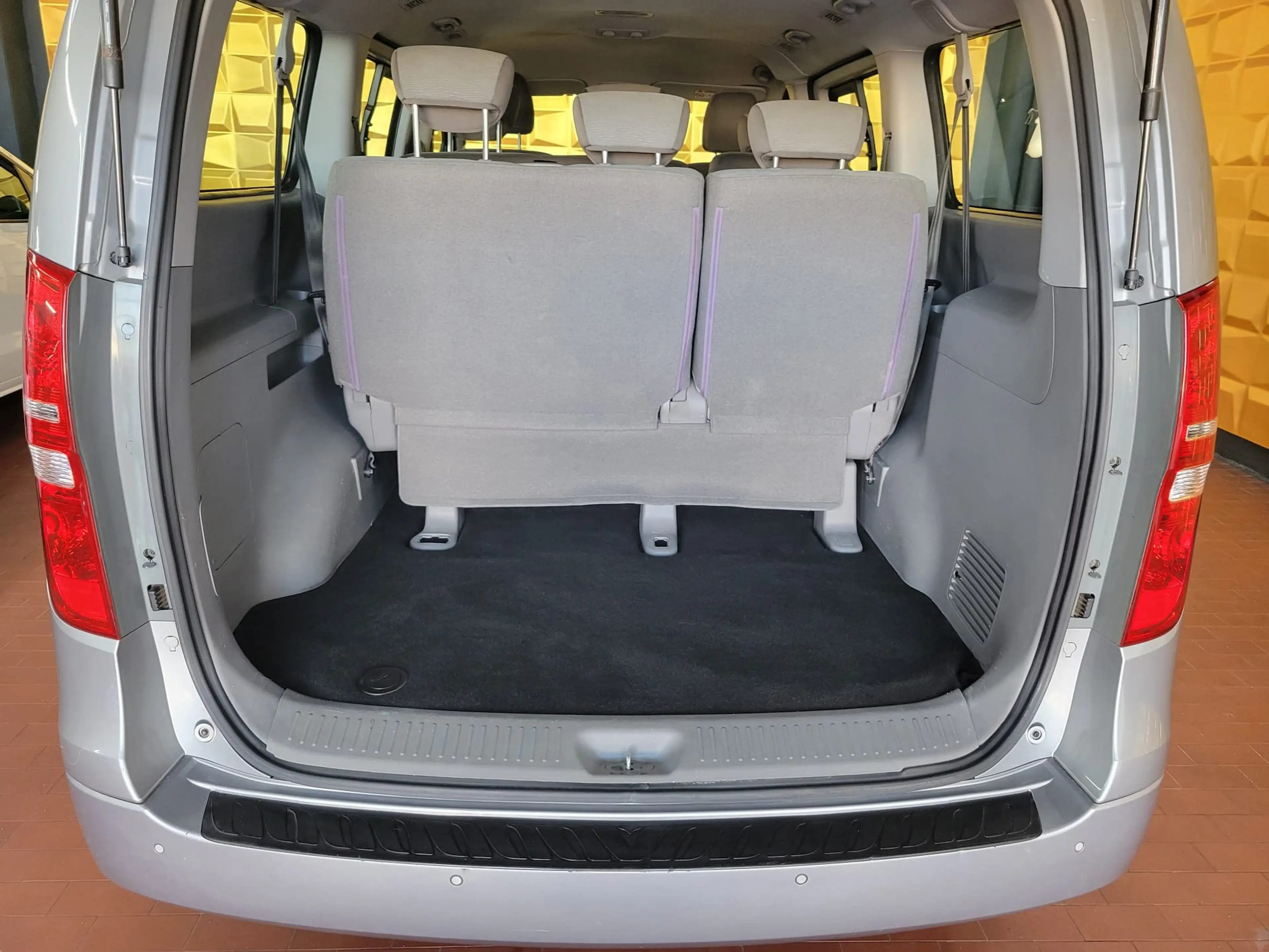 Hyundai H-1 2.5 CRDi Travel KAMERA/TEMP/NAV — photo 7