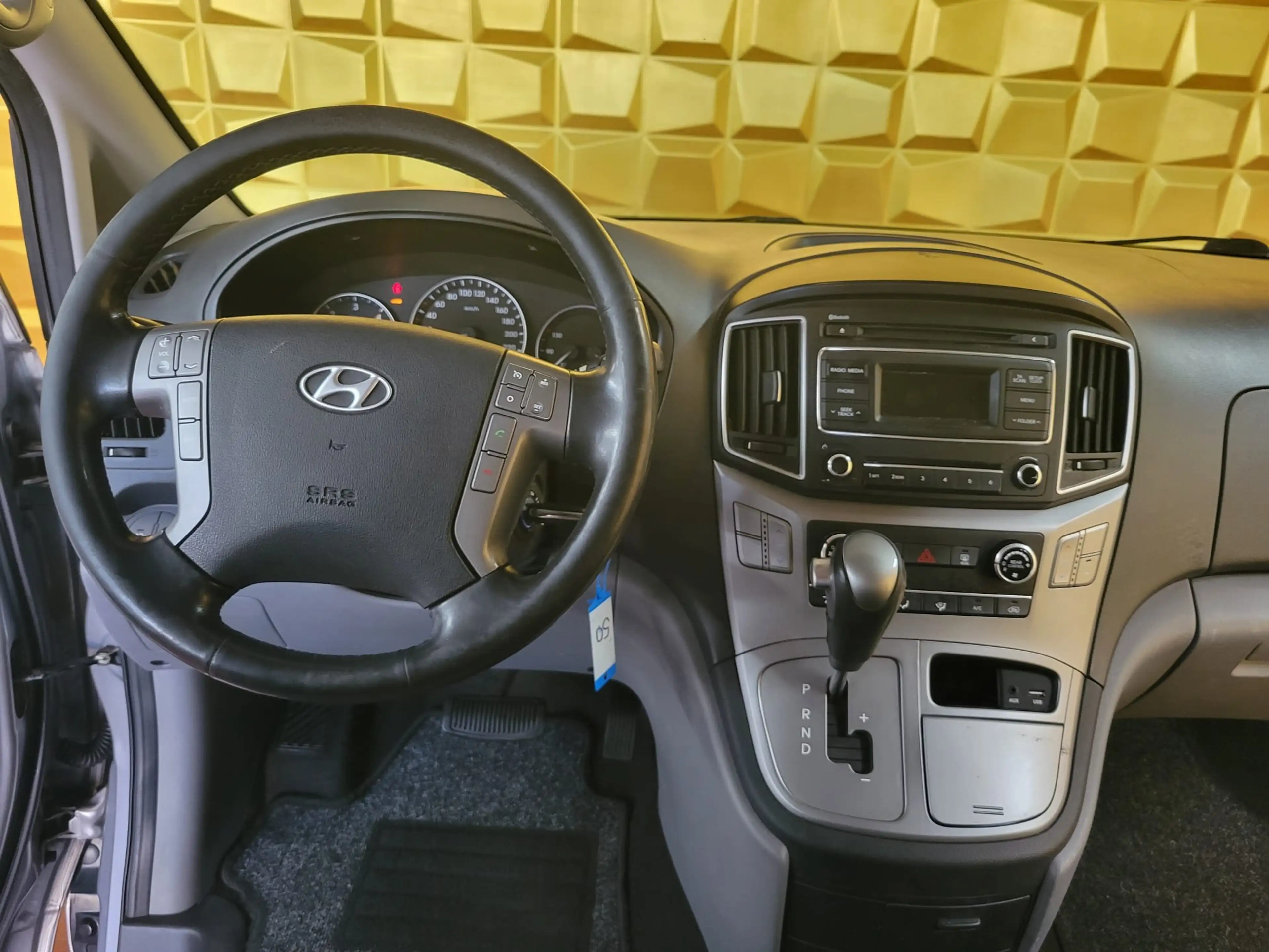 Hyundai H-1 2.5 CRDi Travel KAMERA/TEMP/NAV — photo 9