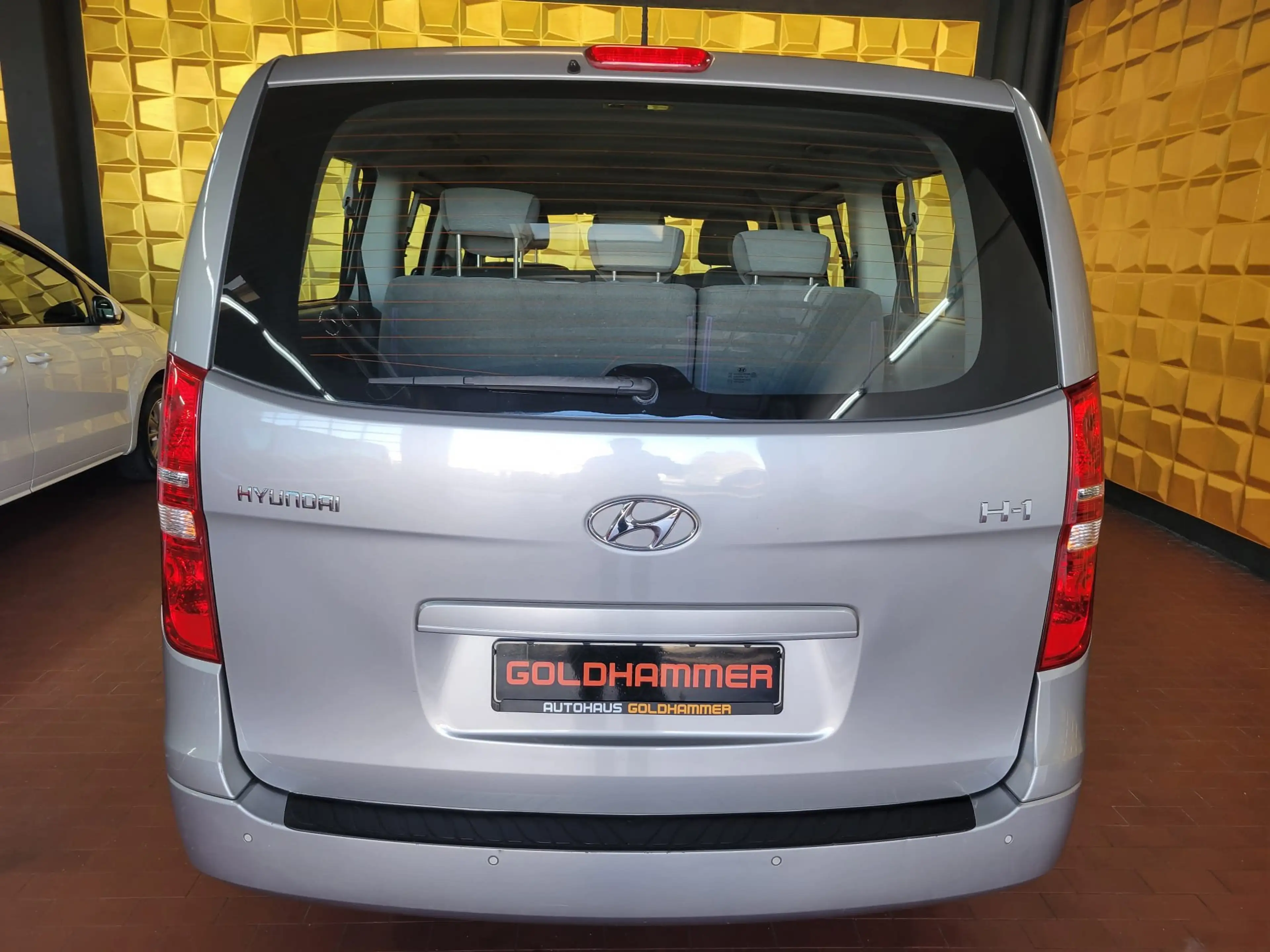 Hyundai H-1 2.5 CRDi Travel KAMERA/TEMP/NAV — photo 5