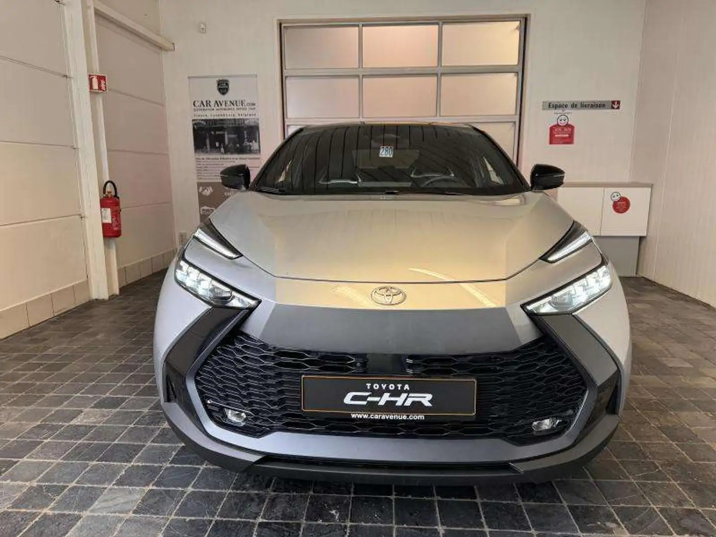 Toyota C-HR Premium Gris - 2