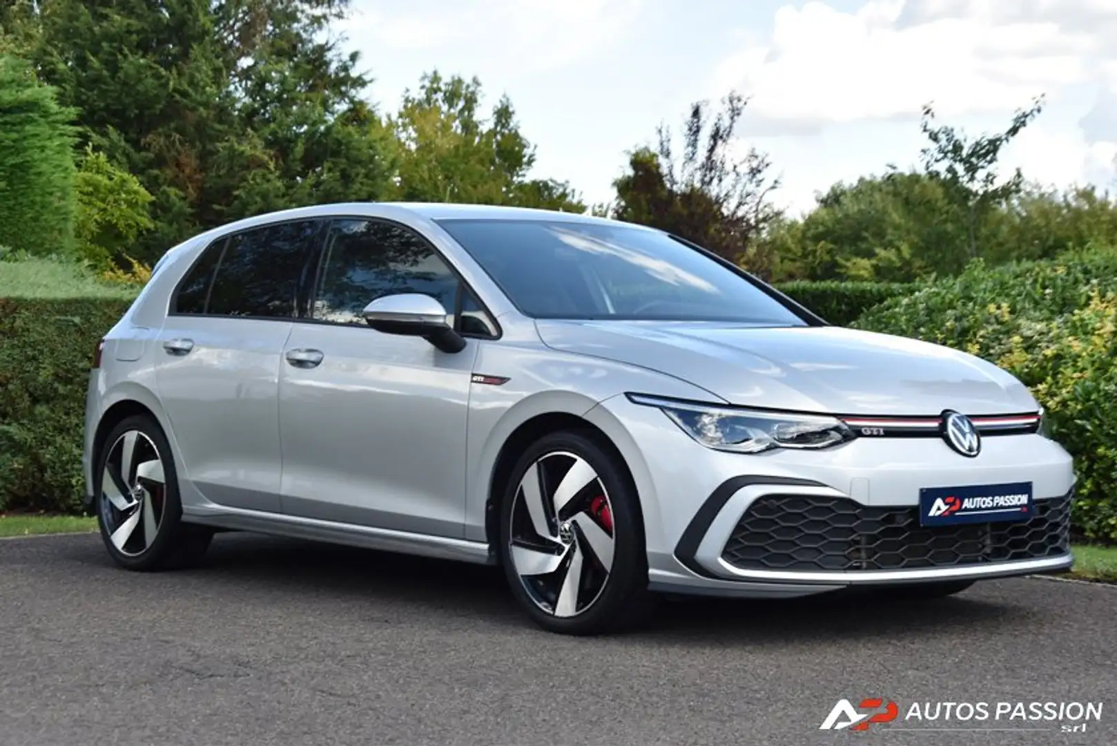 Volkswagen Golf GTI 2.0 TSI OPF DSG | Carplay | DAB Grijs - 2
