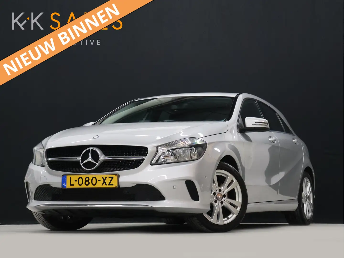 Mercedes-Benz A 180 Sport *WEEKAANBIEDING* [CAMERA, PDC ACHTER, CRUISE Gris - 1