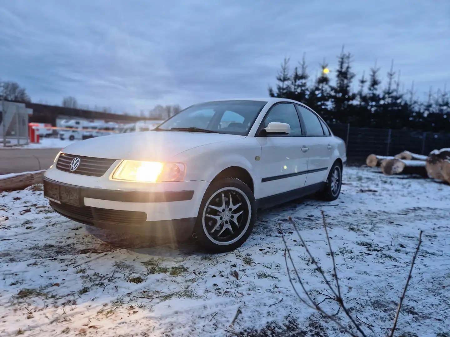 Volkswagen Passat 1,9 Comfortline TDI bijela - 1