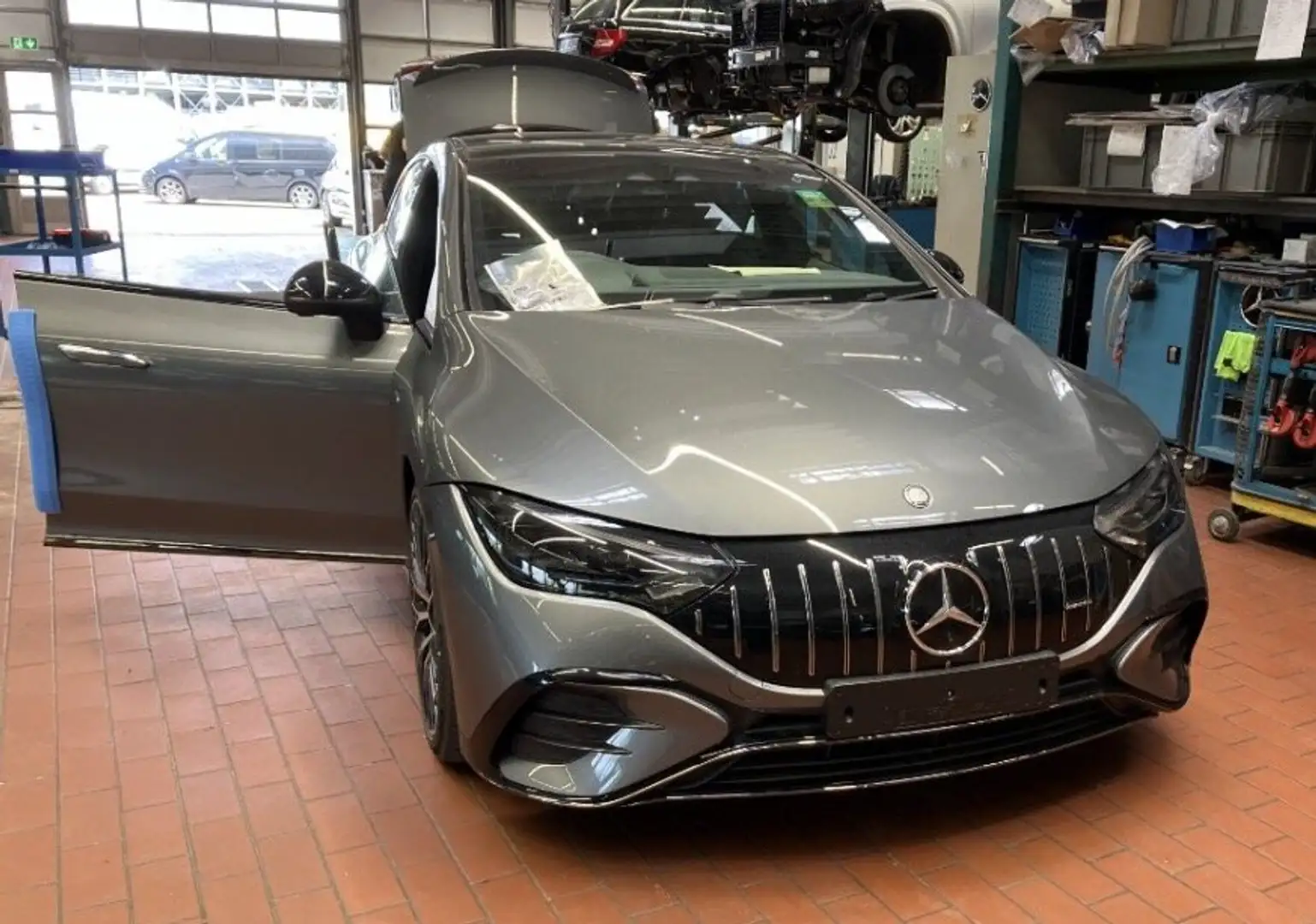 Mercedes-Benz EQE 53 EQE 53 AMG 4Matic+ RHD RECHTSLENKER Grigio - 2