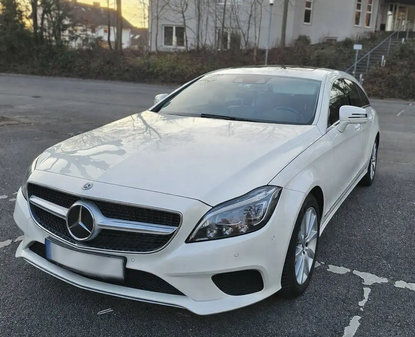 Mercedes-Benz CLS 220 Shooting Brake 220 d 9G-TRONIC 360°KAM/LED Weiß - 1