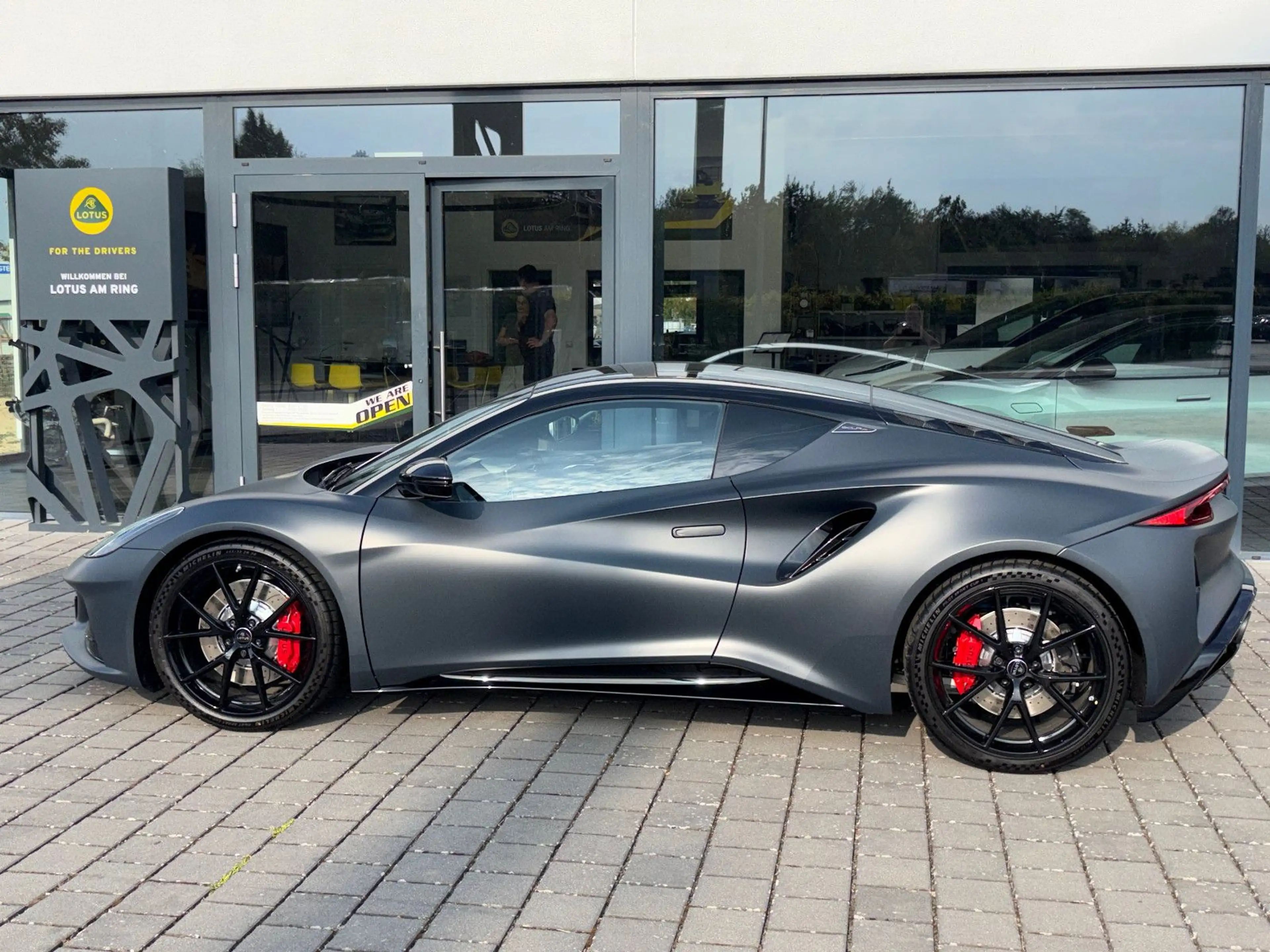 Lotus Emira SCURA Limited Edition 1of35 Turbo SE I4 DCT — photo 4