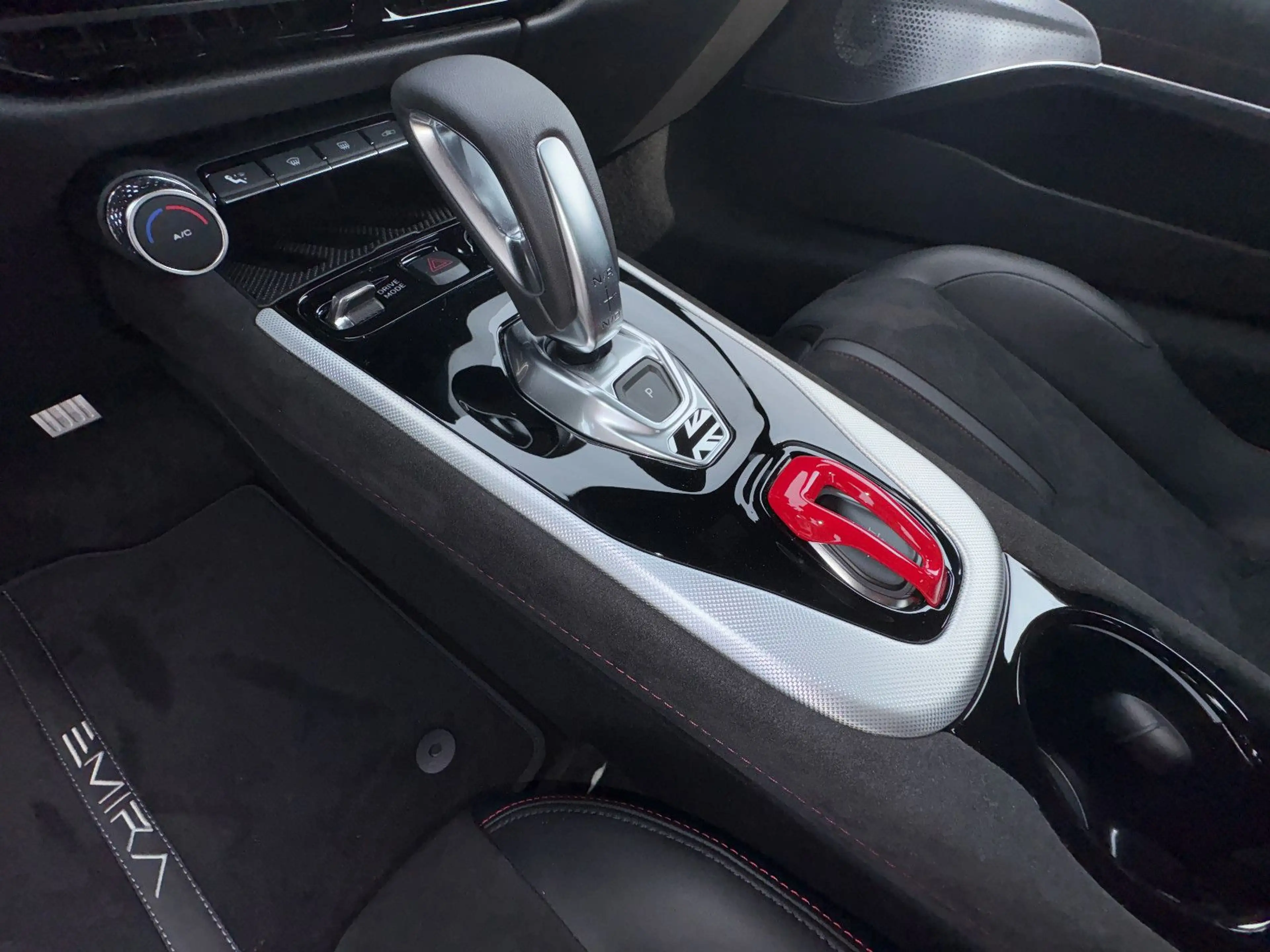 Lotus Emira SCURA Limited Edition 1of35 Turbo SE I4 DCT — photo 15