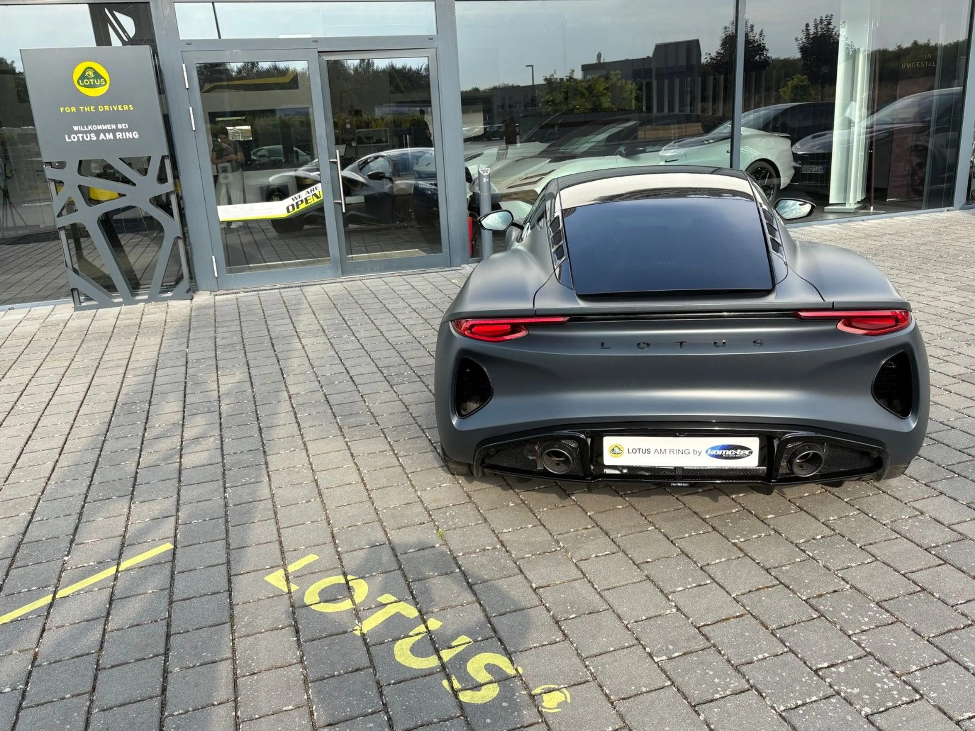 Lotus Emira SCURA Limited Edition 1of35 Turbo SE I4 DCT — photo 6