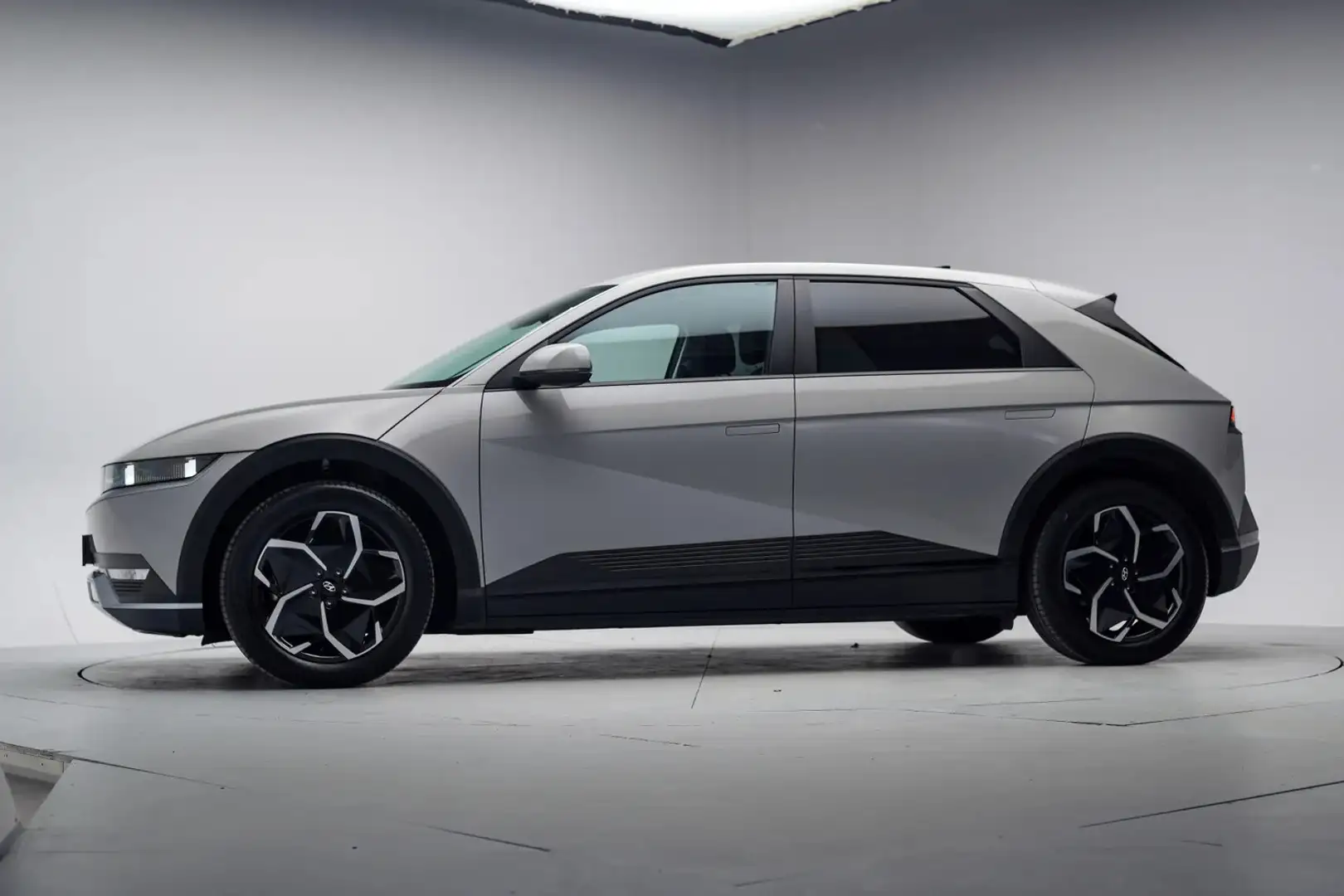 Hyundai IONIQ 5 Style 77.3kWh 3 fase [ Warmtepomp LED Navi Adapt.c Gris - 2