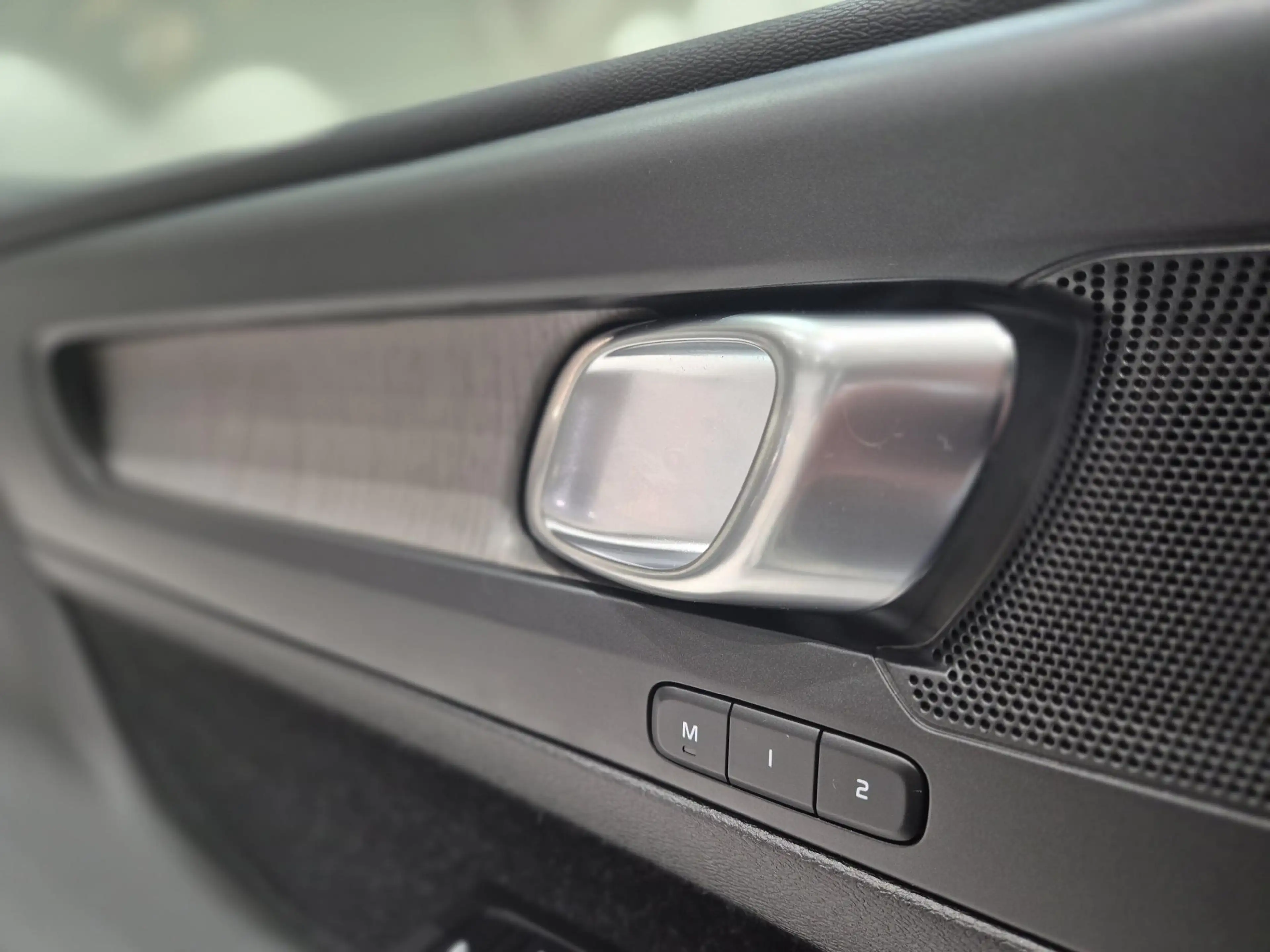 Volvo XC40 1.5 T5 Recharge Inscription | Trekhaak | Panoramad — photo 24