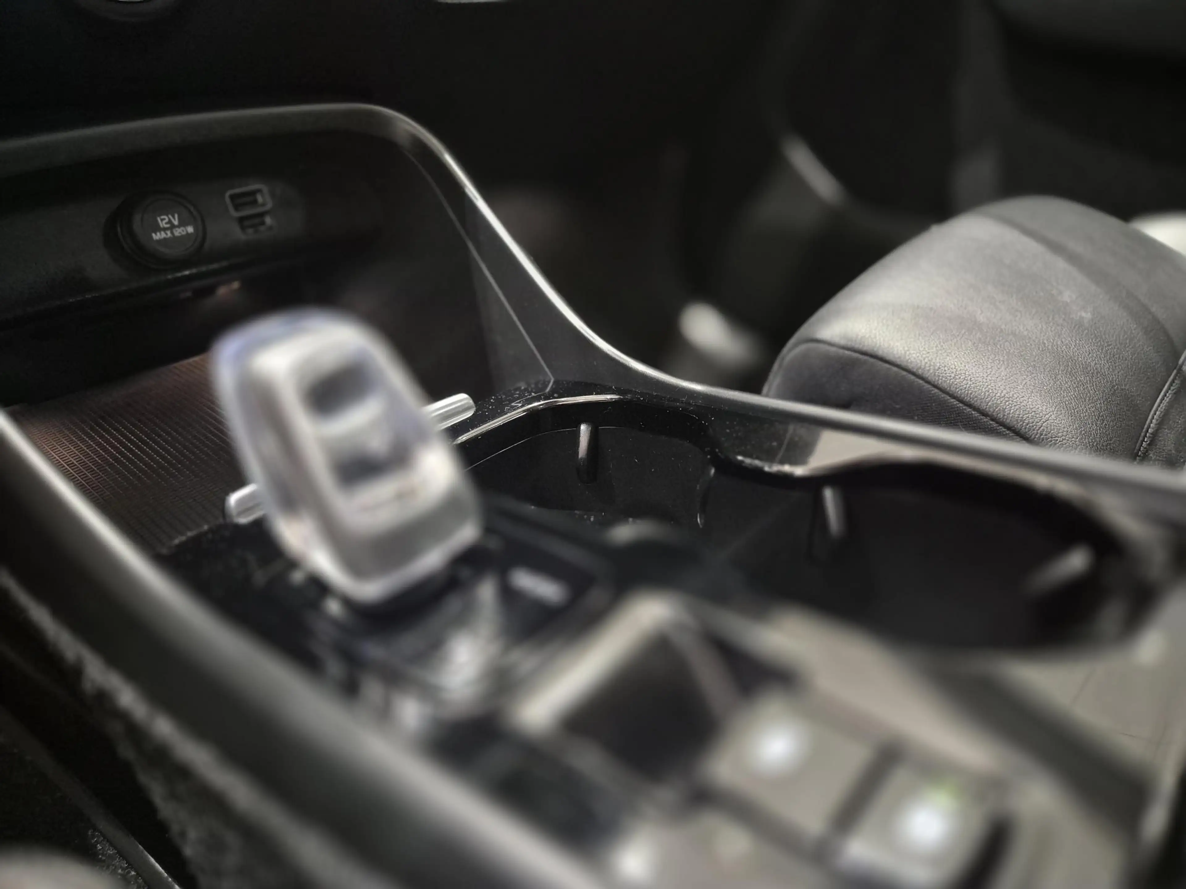 Volvo XC40 1.5 T5 Recharge Inscription | Trekhaak | Panoramad — photo 19