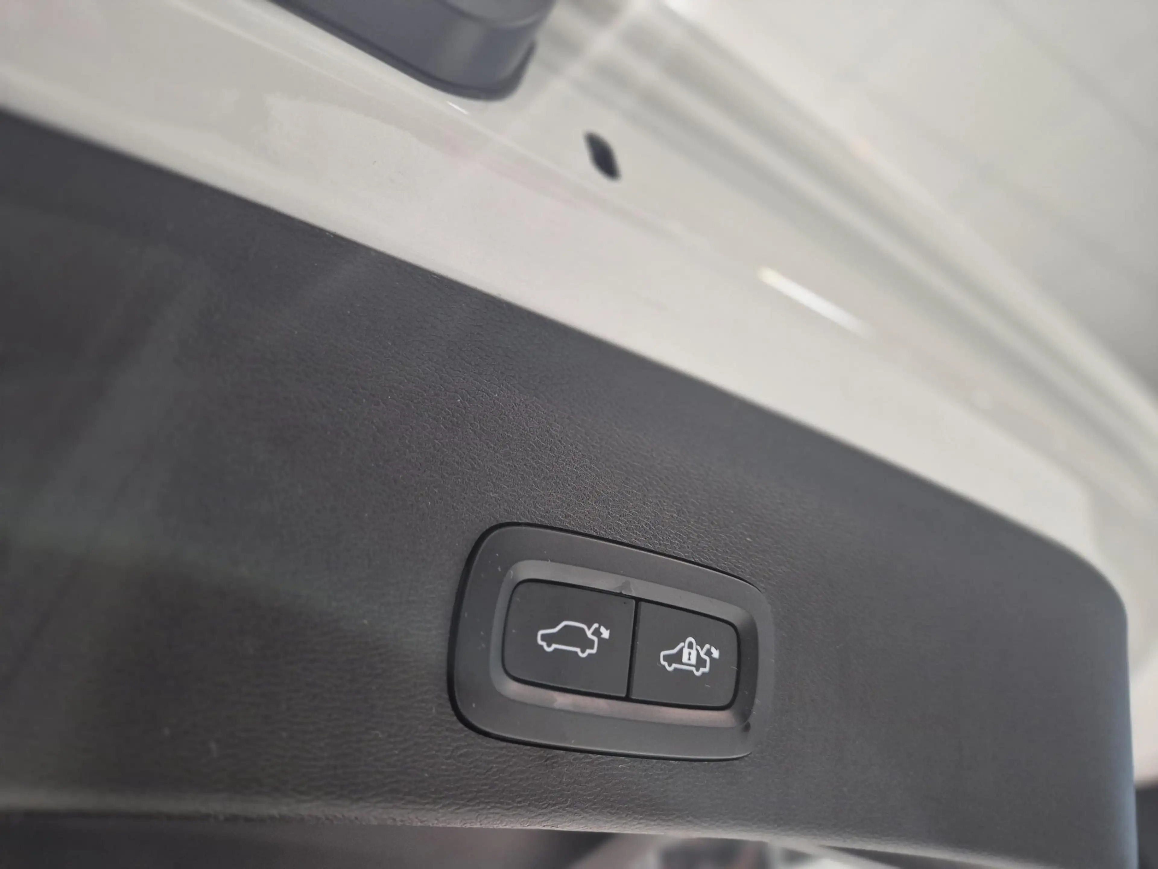 Volvo XC40 1.5 T5 Recharge Inscription | Trekhaak | Panoramad — photo 22