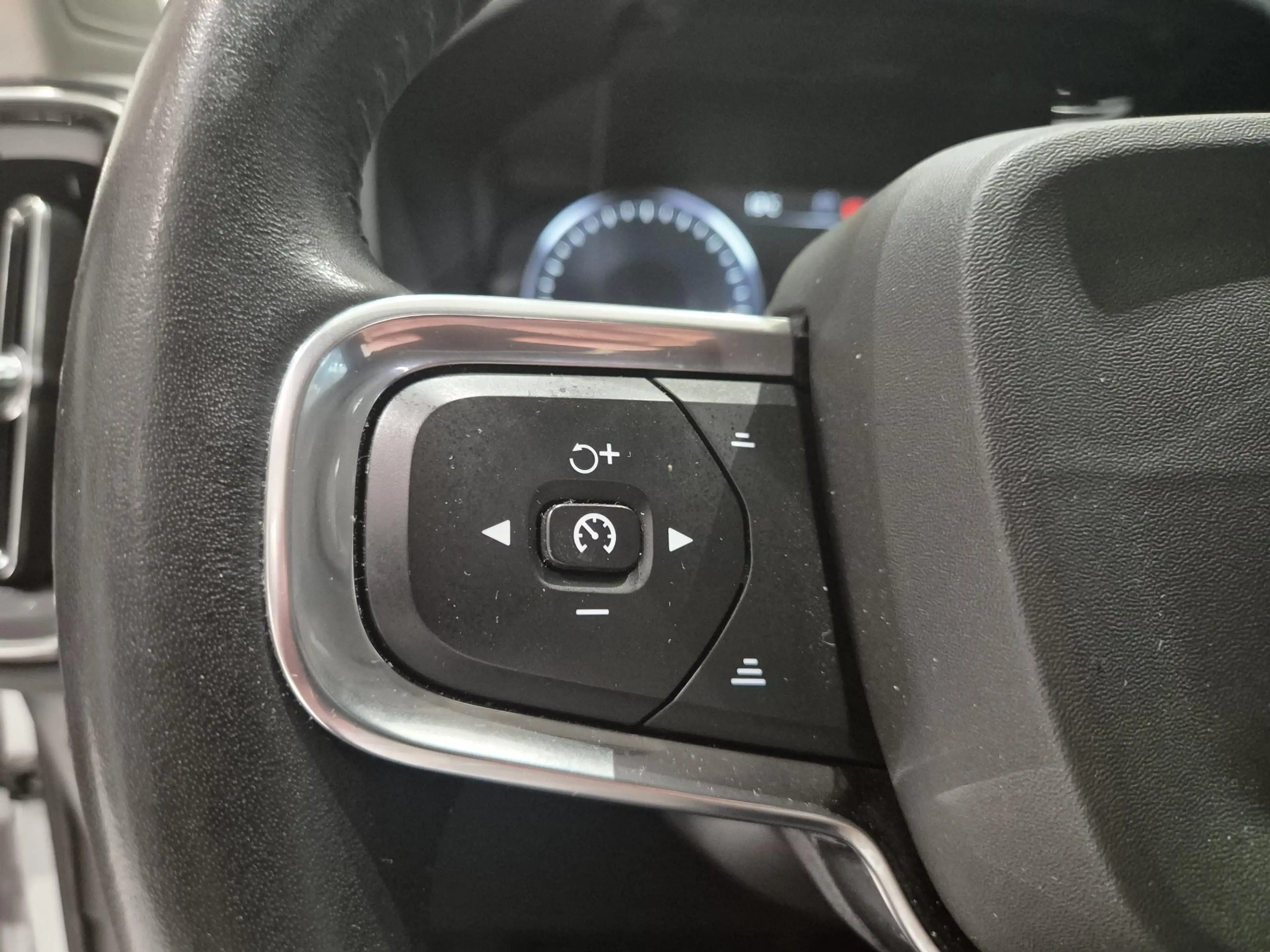 Volvo XC40 1.5 T5 Recharge Inscription | Trekhaak | Panoramad — photo 17