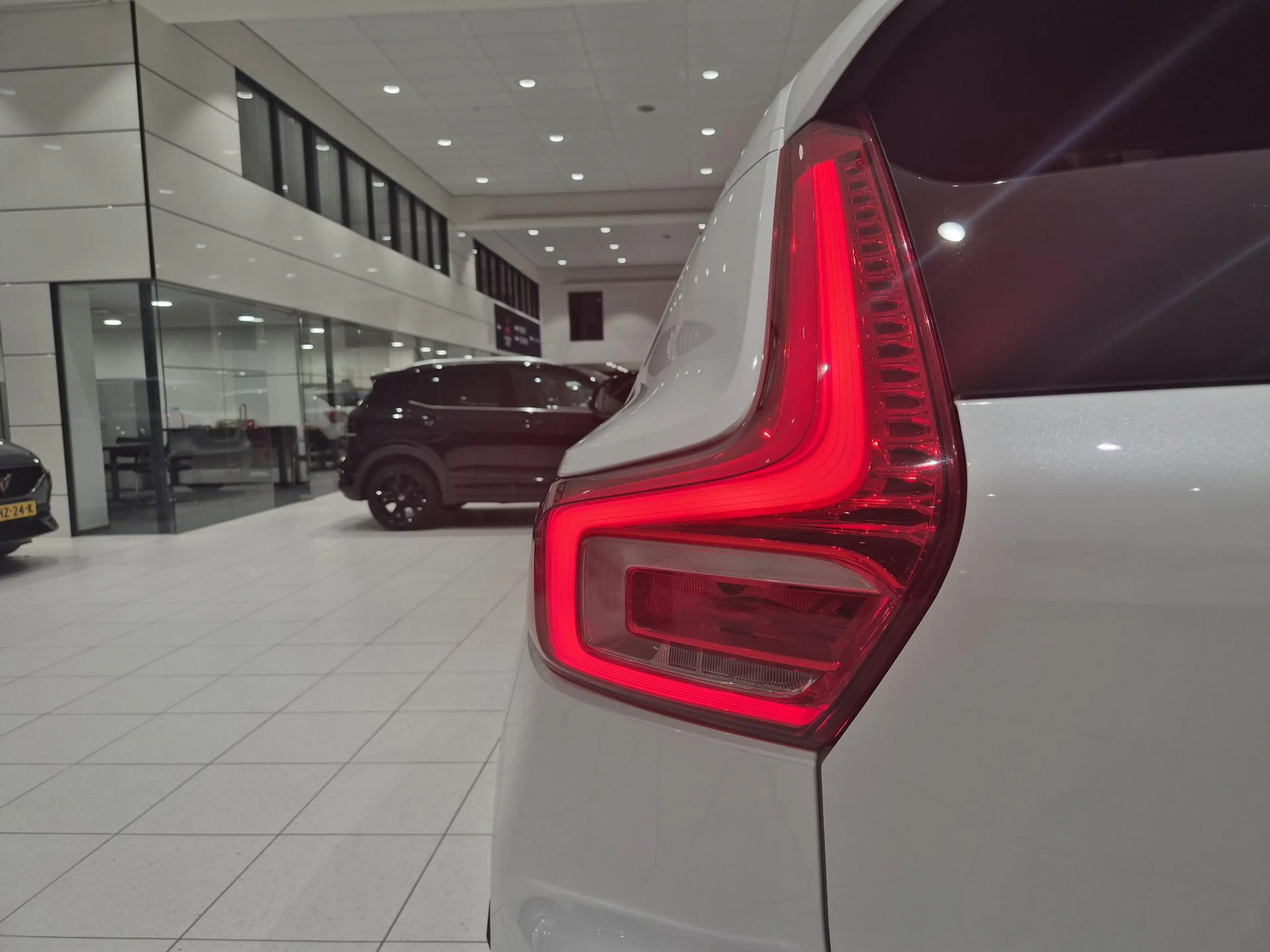Volvo XC40 1.5 T5 Recharge Inscription | Trekhaak | Panoramad — photo 27