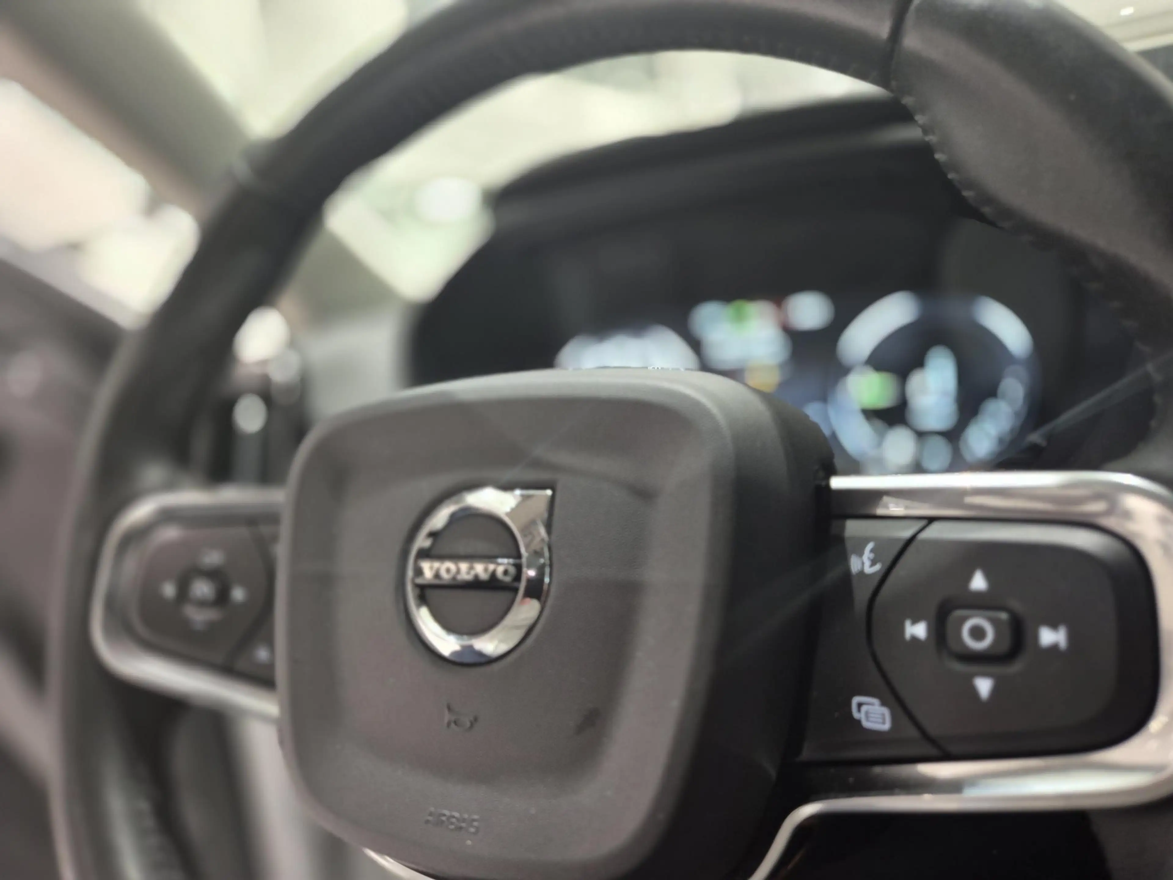 Volvo XC40 1.5 T5 Recharge Inscription | Trekhaak | Panoramad — photo 23