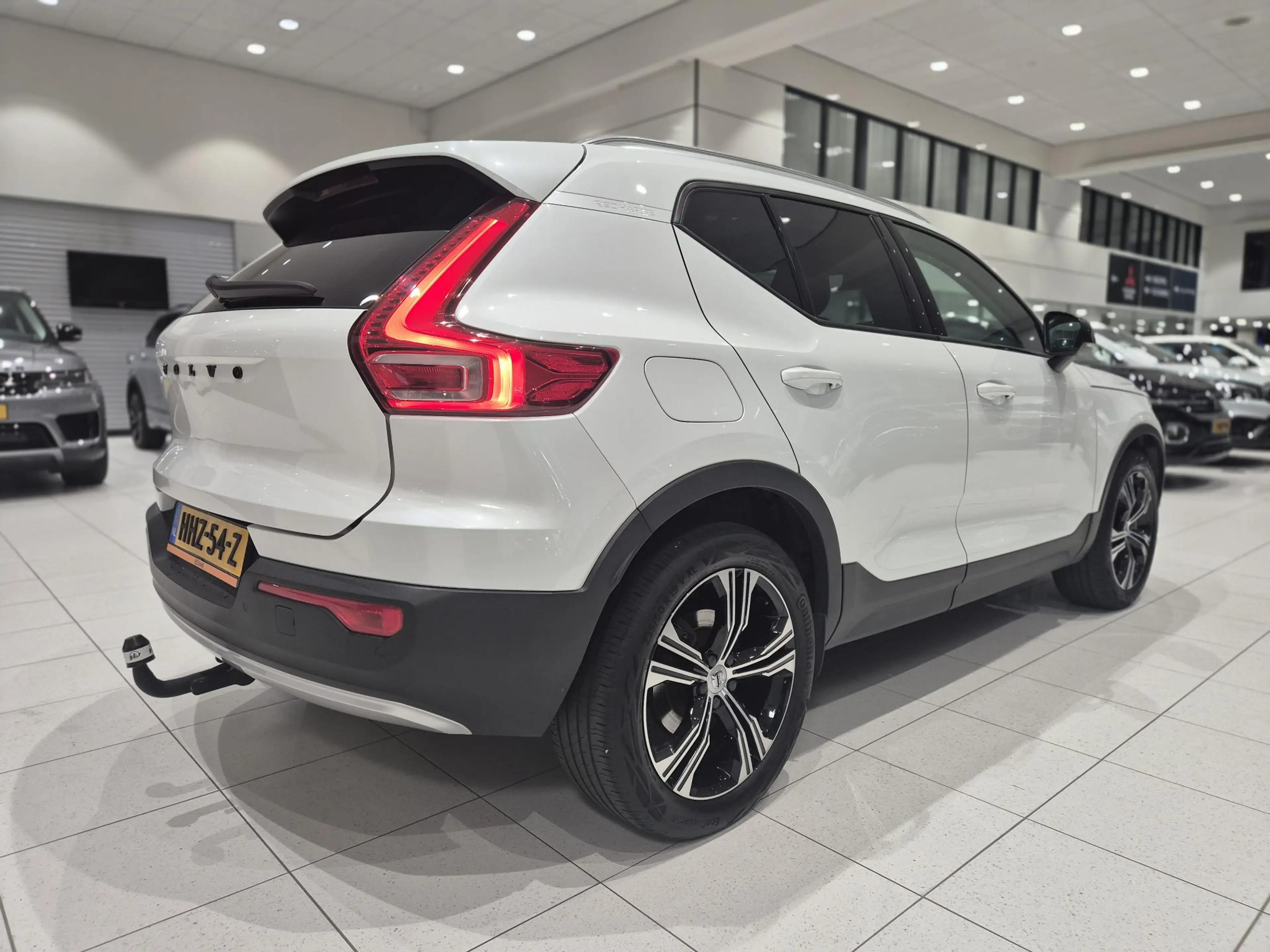Volvo XC40 1.5 T5 Recharge Inscription | Trekhaak | Panoramad — photo 2