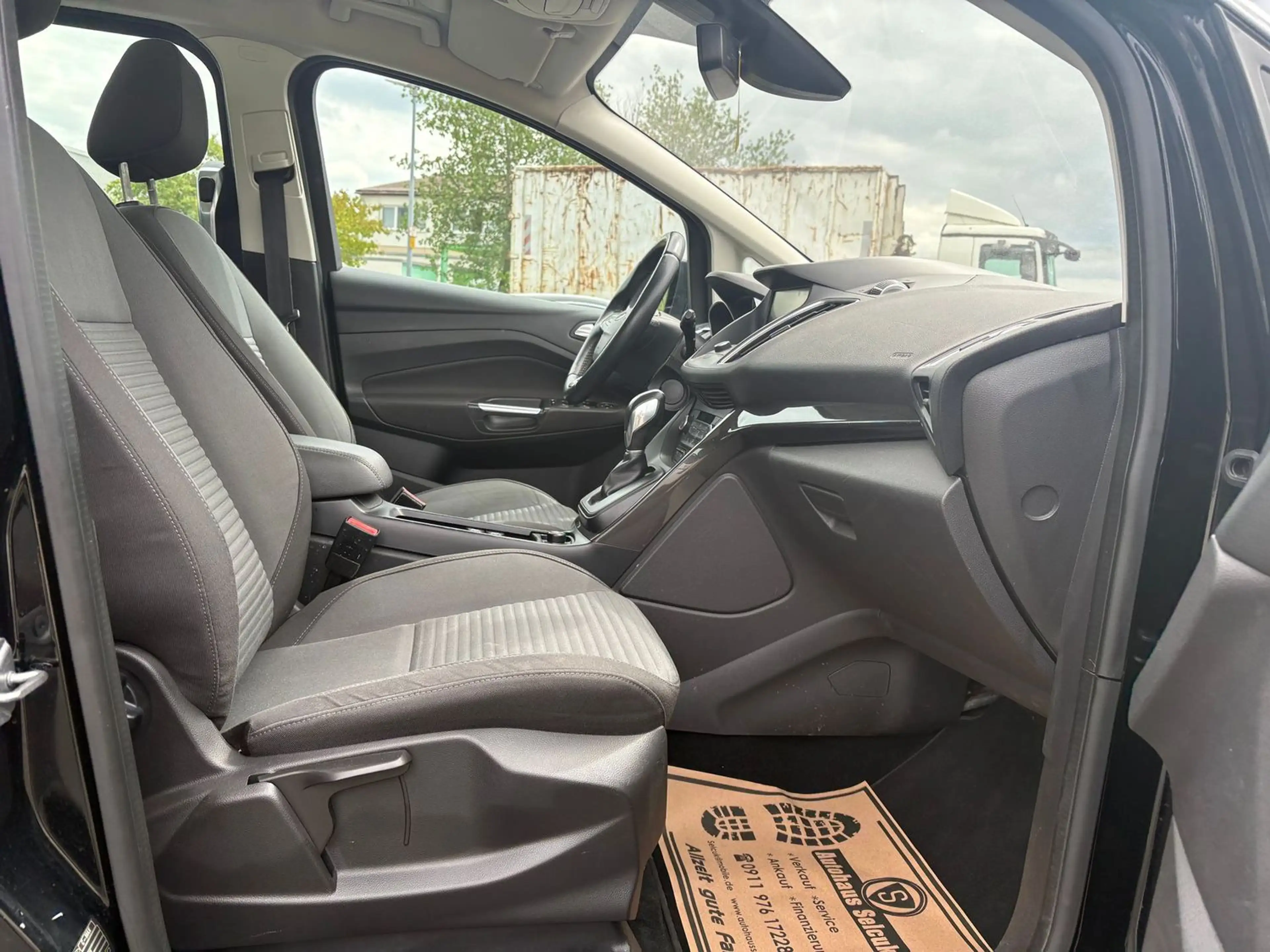 Ford Grand C-Max Titanium *7-Sitzer*Navi*PDC*SHZ*Pano*Automatik* — photo 14