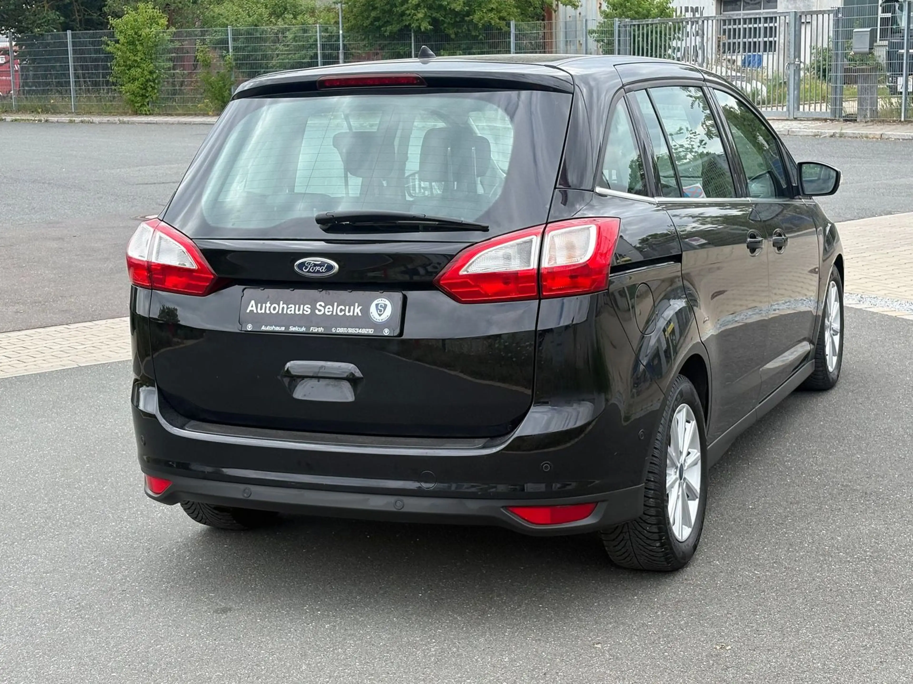 Ford Grand C-Max Titanium *7-Sitzer*Navi*PDC*SHZ*Pano*Automatik* — photo 6