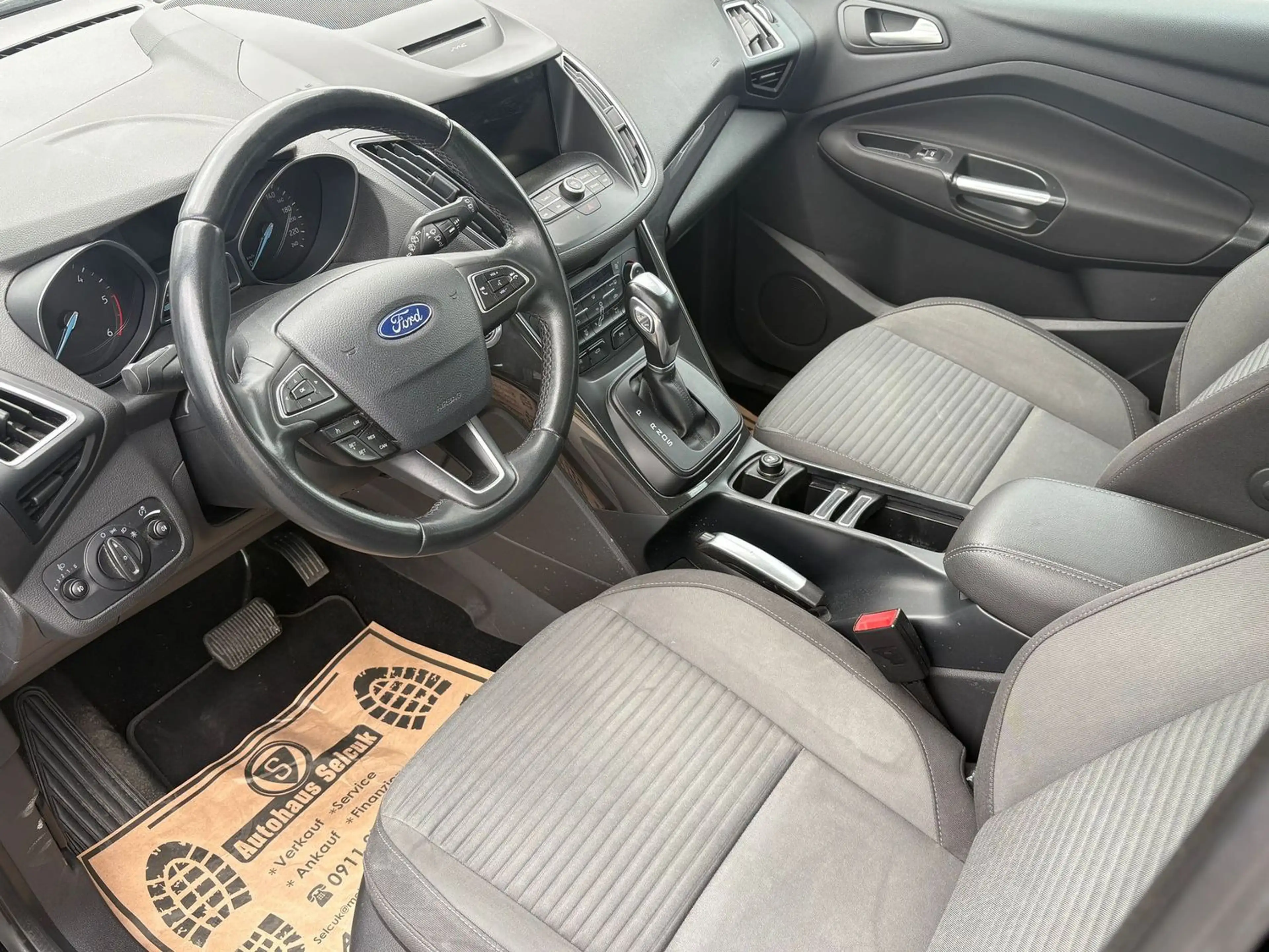 Ford Grand C-Max Titanium *7-Sitzer*Navi*PDC*SHZ*Pano*Automatik* — photo 9