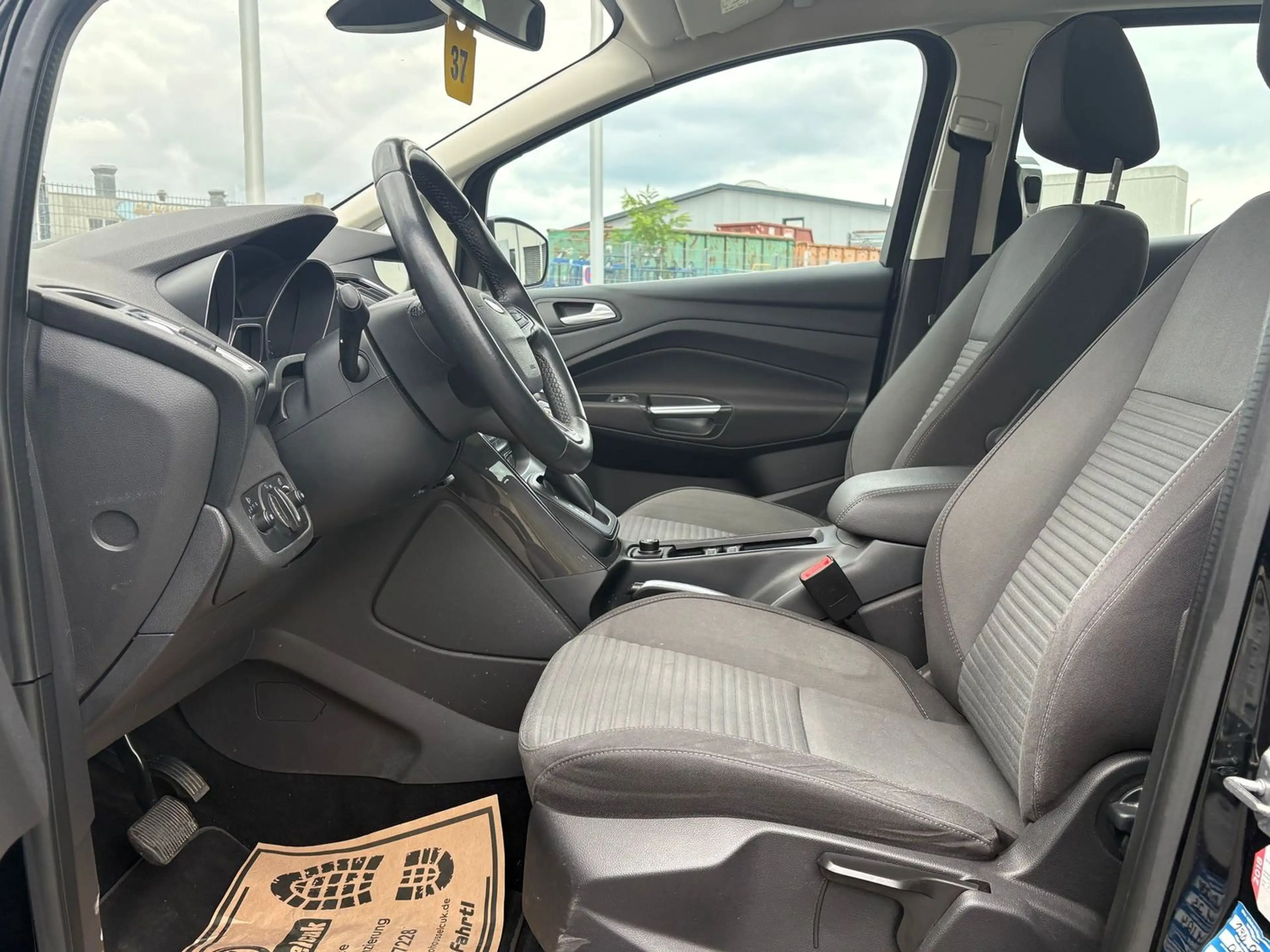 Ford Grand C-Max Titanium *7-Sitzer*Navi*PDC*SHZ*Pano*Automatik* — photo 10