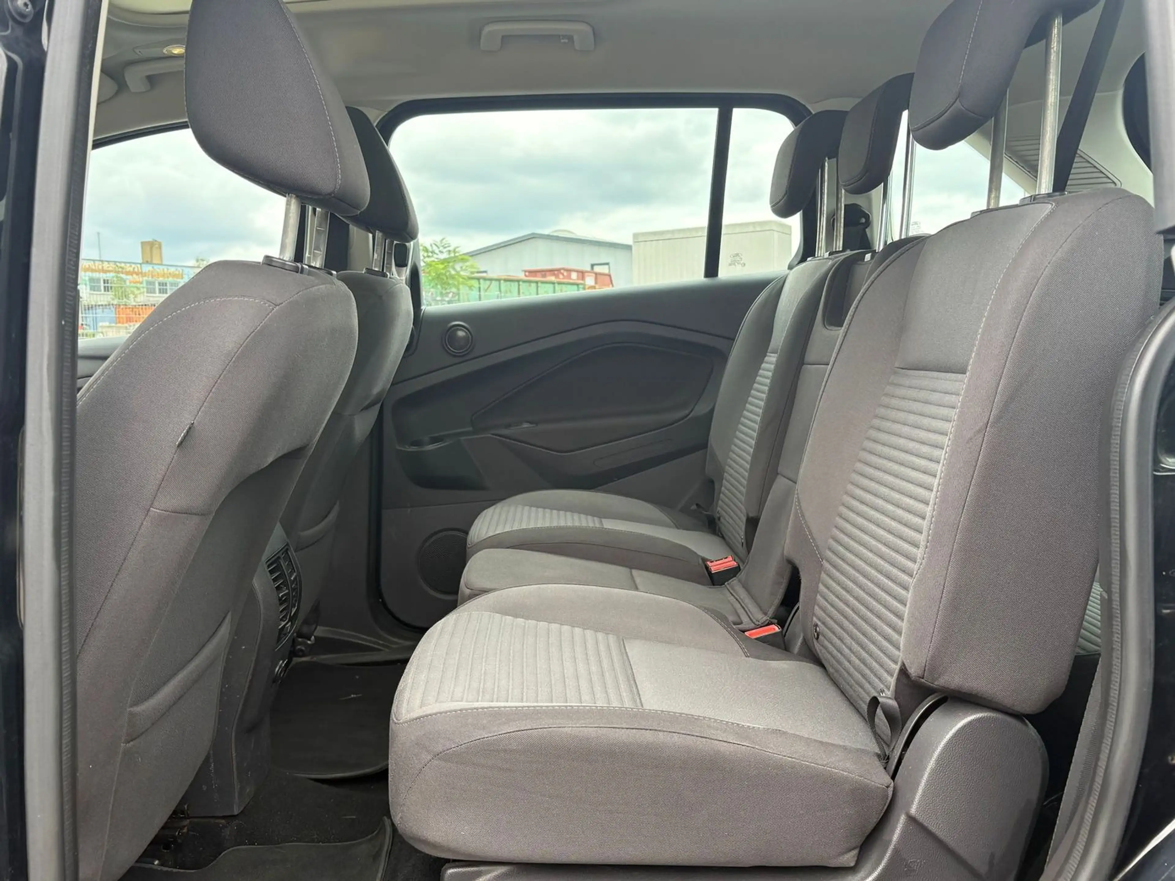 Ford Grand C-Max Titanium *7-Sitzer*Navi*PDC*SHZ*Pano*Automatik* — photo 11
