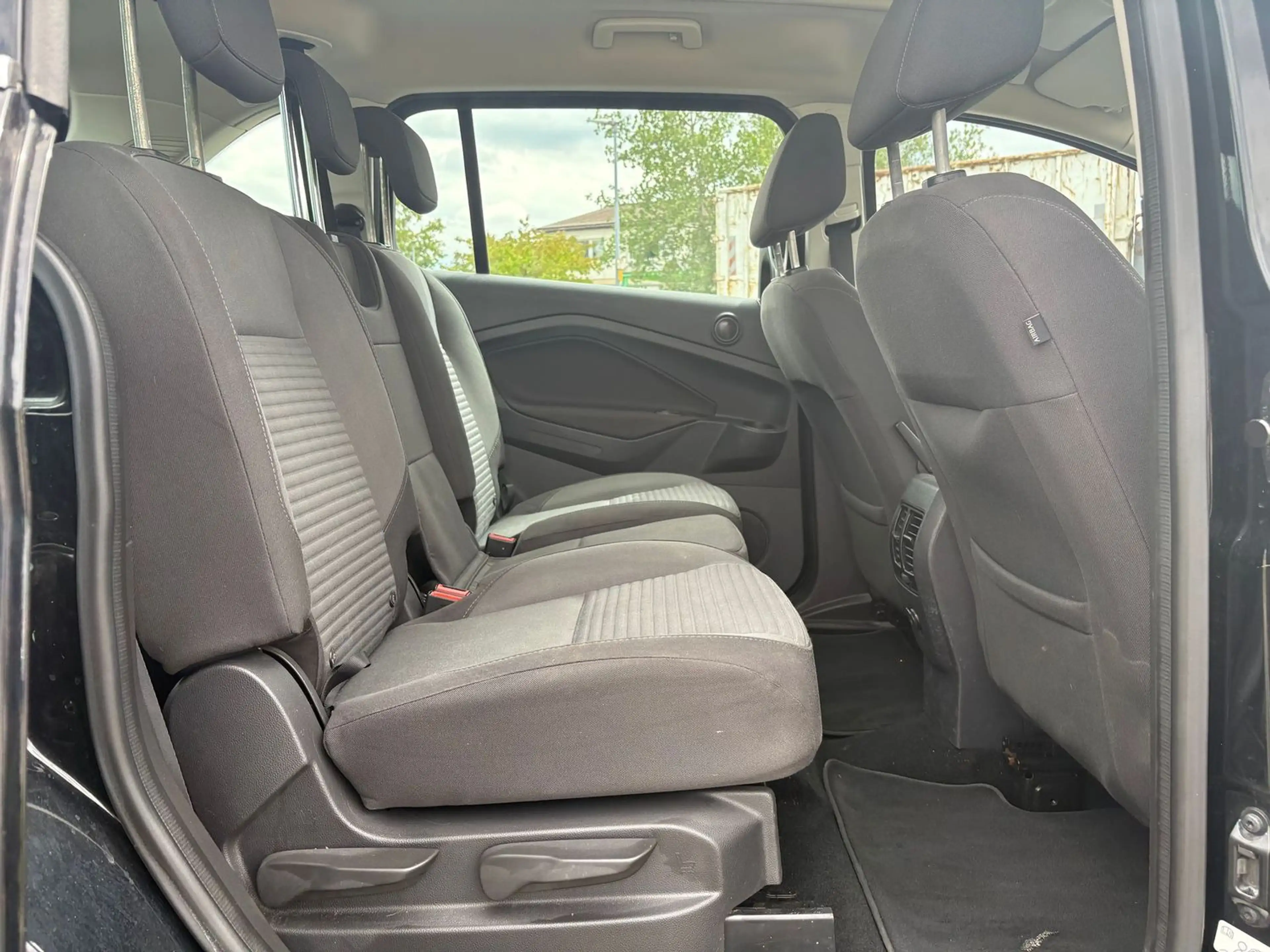 Ford Grand C-Max Titanium *7-Sitzer*Navi*PDC*SHZ*Pano*Automatik* — photo 15