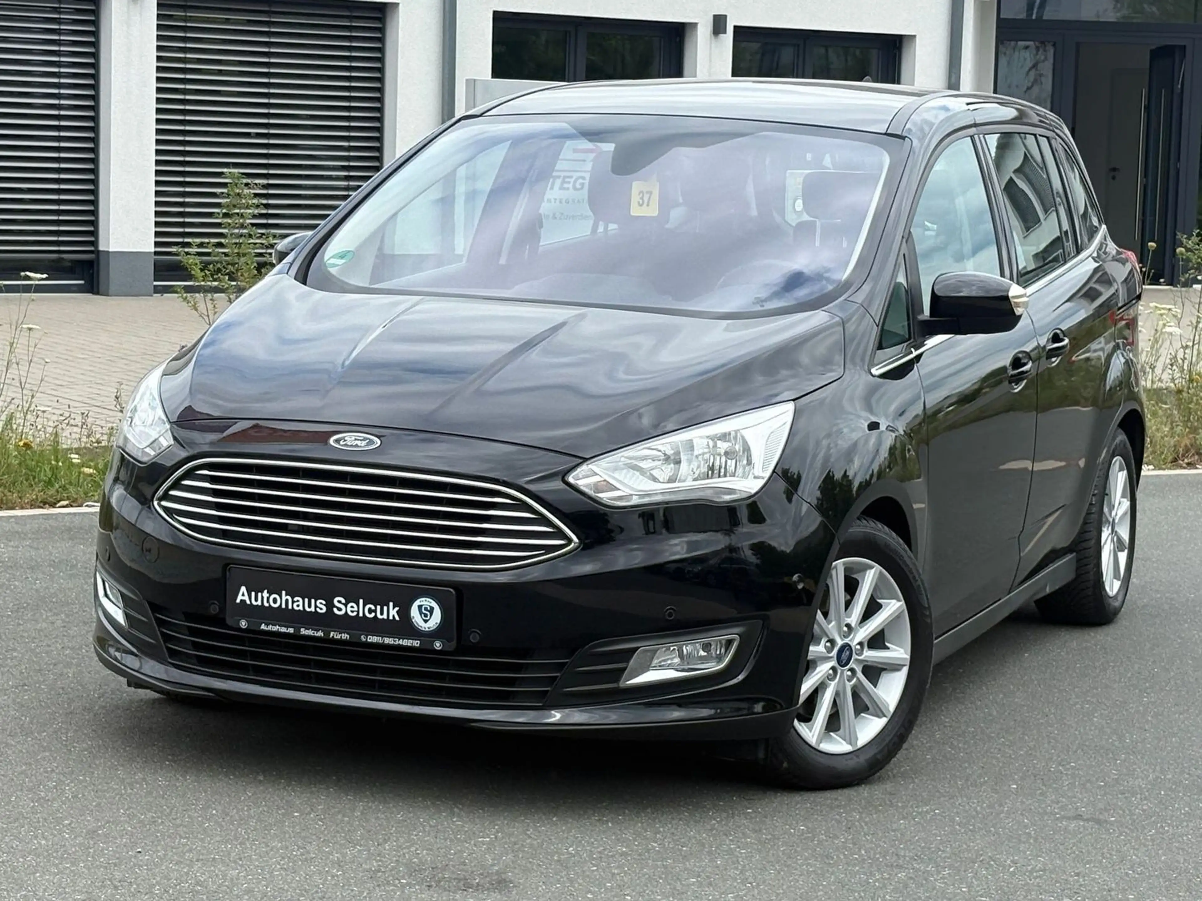 Ford Grand C-Max Titanium *7-Sitzer*Navi*PDC*SHZ*Pano*Automatik*