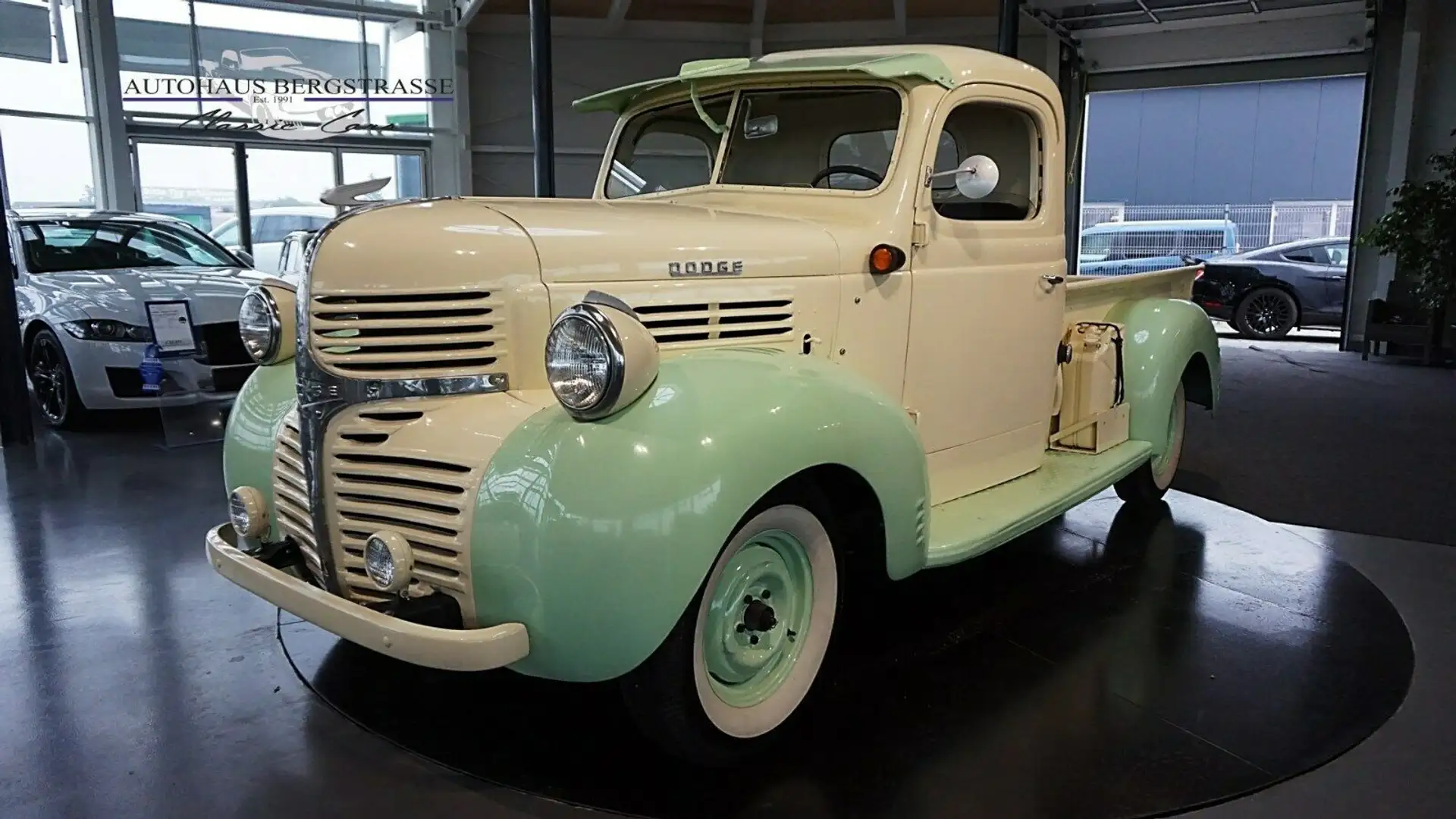 Dodge 1942 Pick up V6 * Neu Restauriert *Showcar* Beige - 1