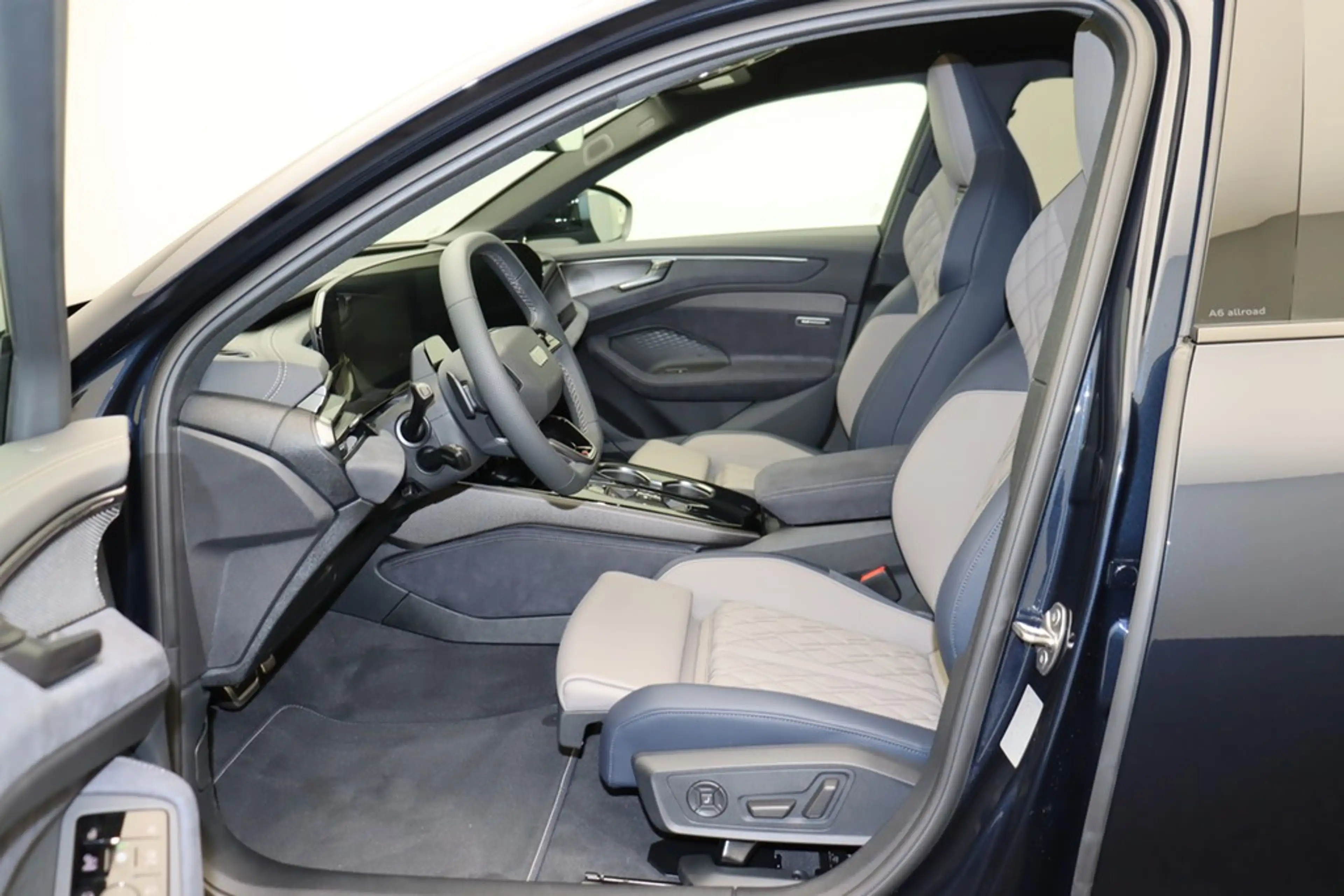 Audi A6 allroad TDI quattro 220 kW **Exclusive** AHK, Pano, Tec... — photo 8