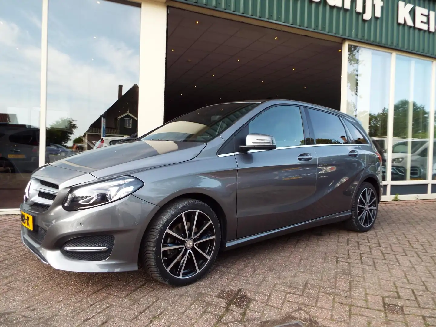 Mercedes-Benz B 180 Ambition AUTOMAAT-LED-NAVI-NL AUTO-12 MND BOVAG Gris - 2