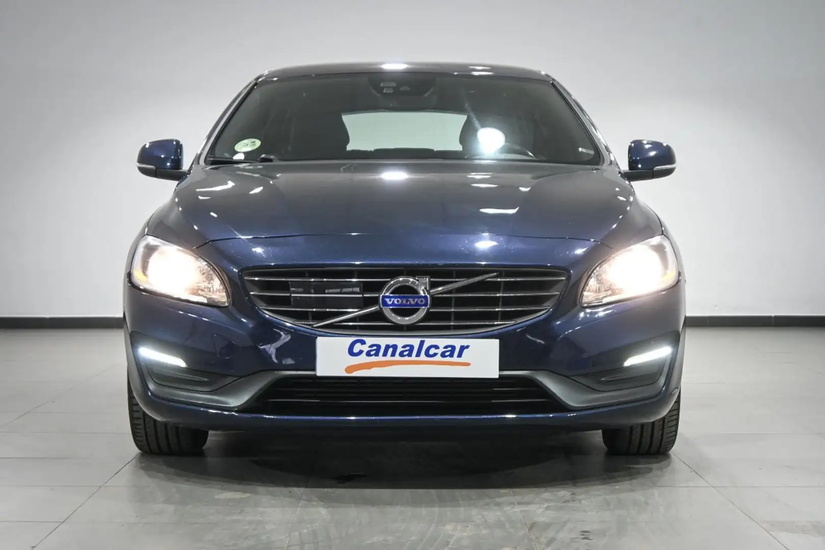 Volvo V60 D3 Momentum Aut. Azul - 2