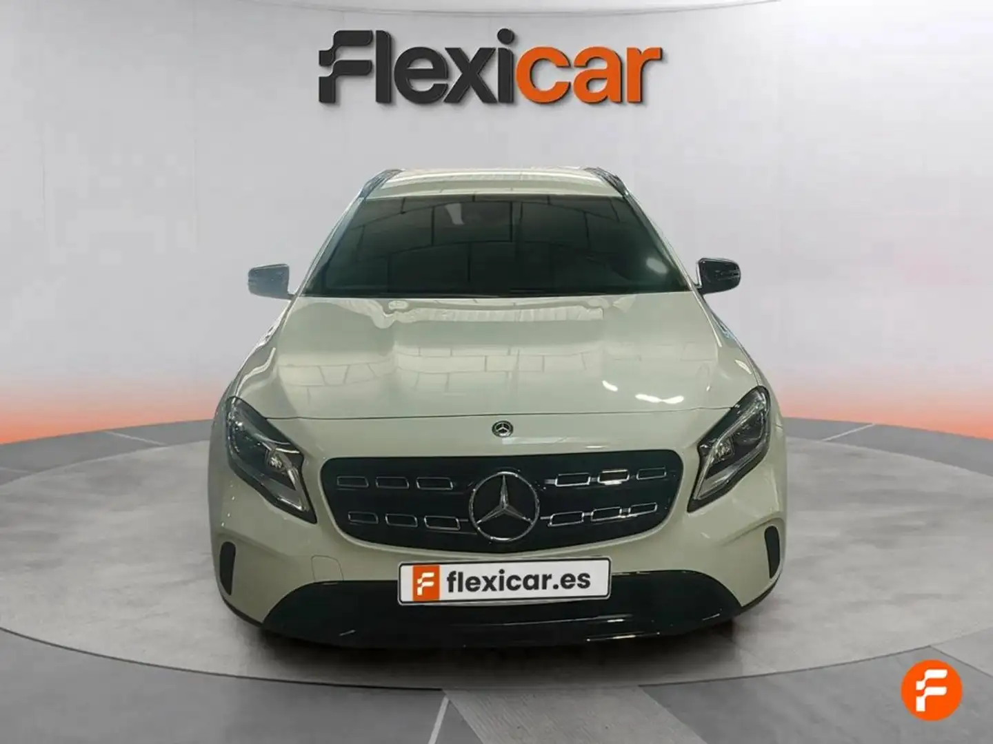 Mercedes-Benz GLA 200 d Amarillo - 2