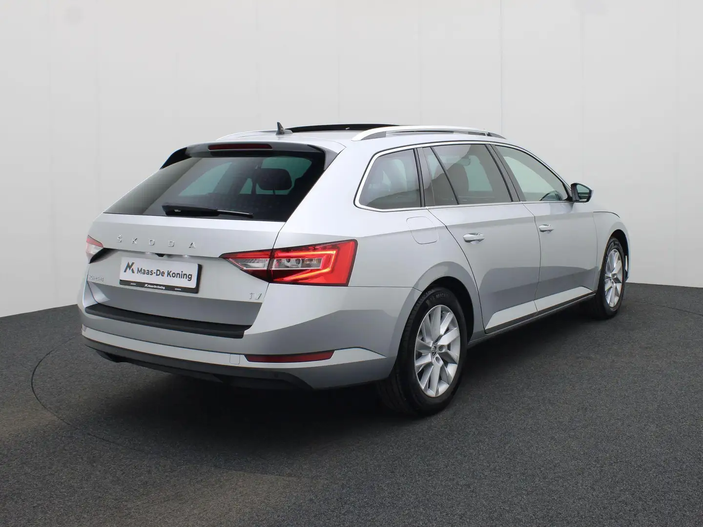 Skoda Superb Combi 1.4TSIiV 160kW/218PK Business Edition DSG · Grau - 2