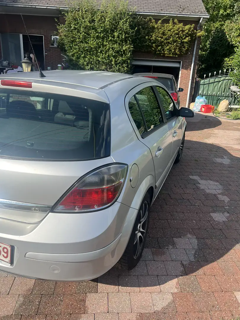 Opel Astra 1.6i Sport - 2