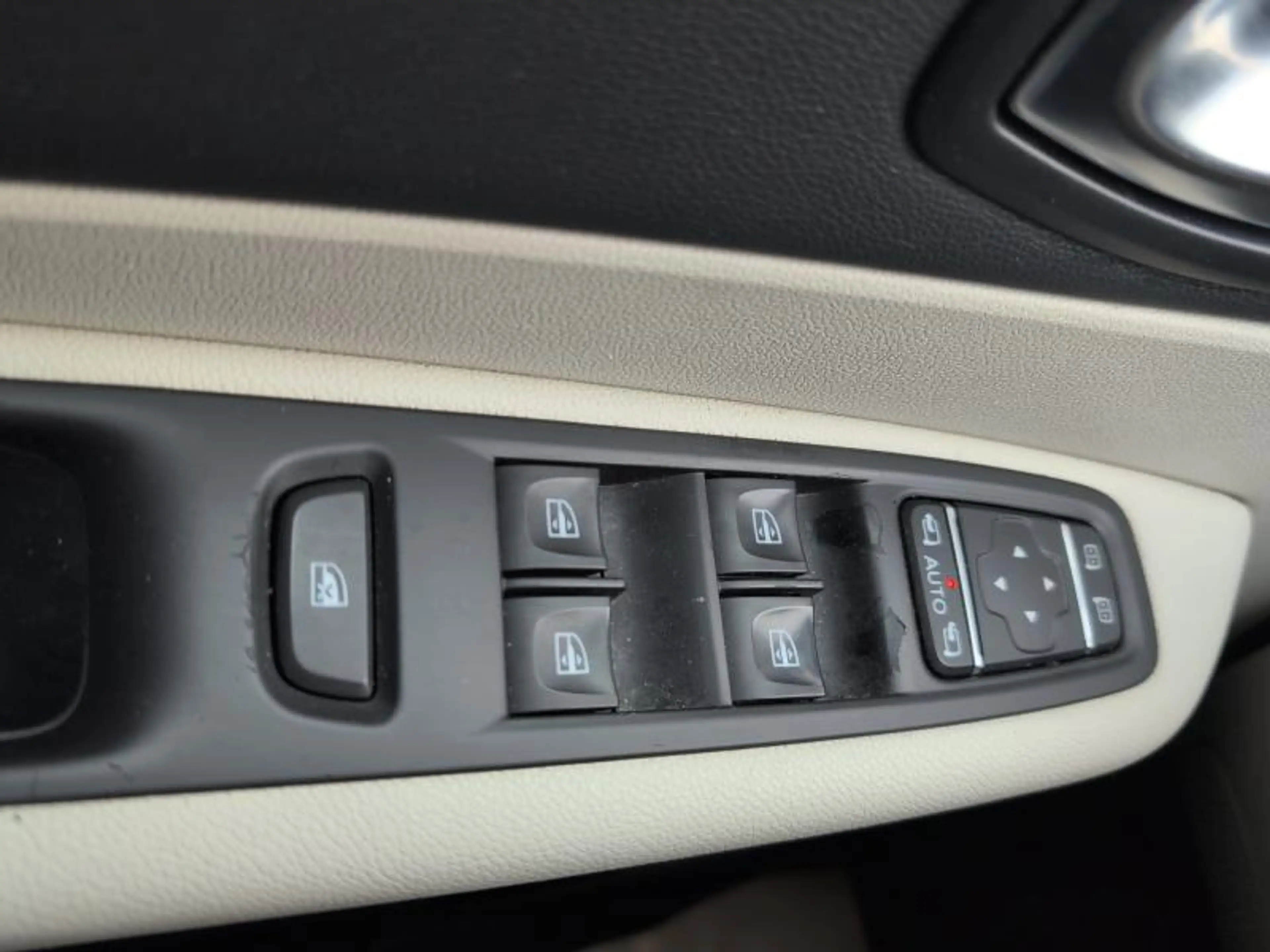 Renault Captur 0.9TCE 90cv 12/2017 Noir GPS Airco Jantes Cruise — photo 14