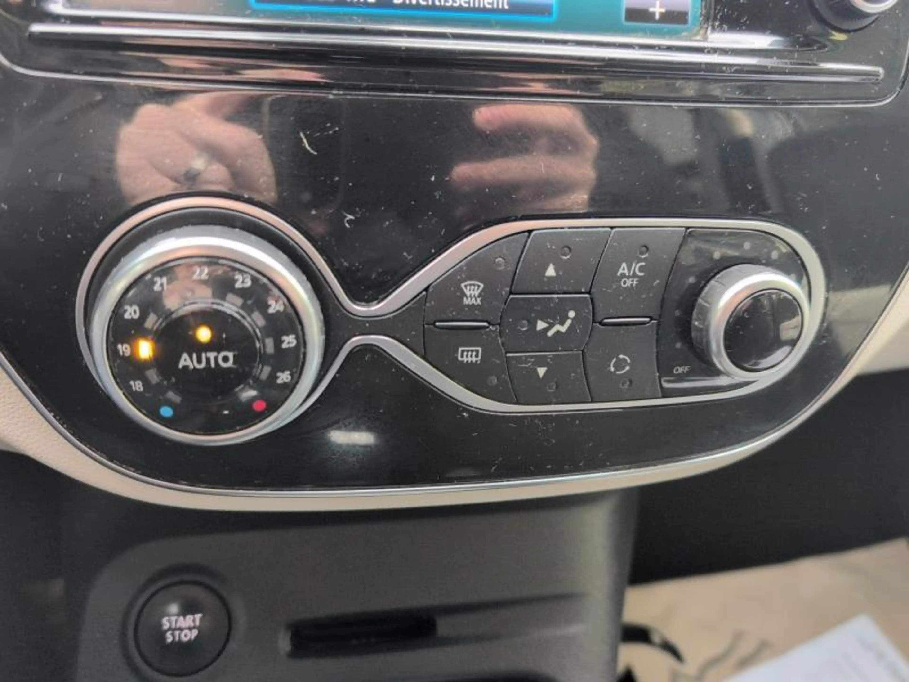 Renault Captur 0.9TCE 90cv 12/2017 Noir GPS Airco Jantes Cruise — photo 11