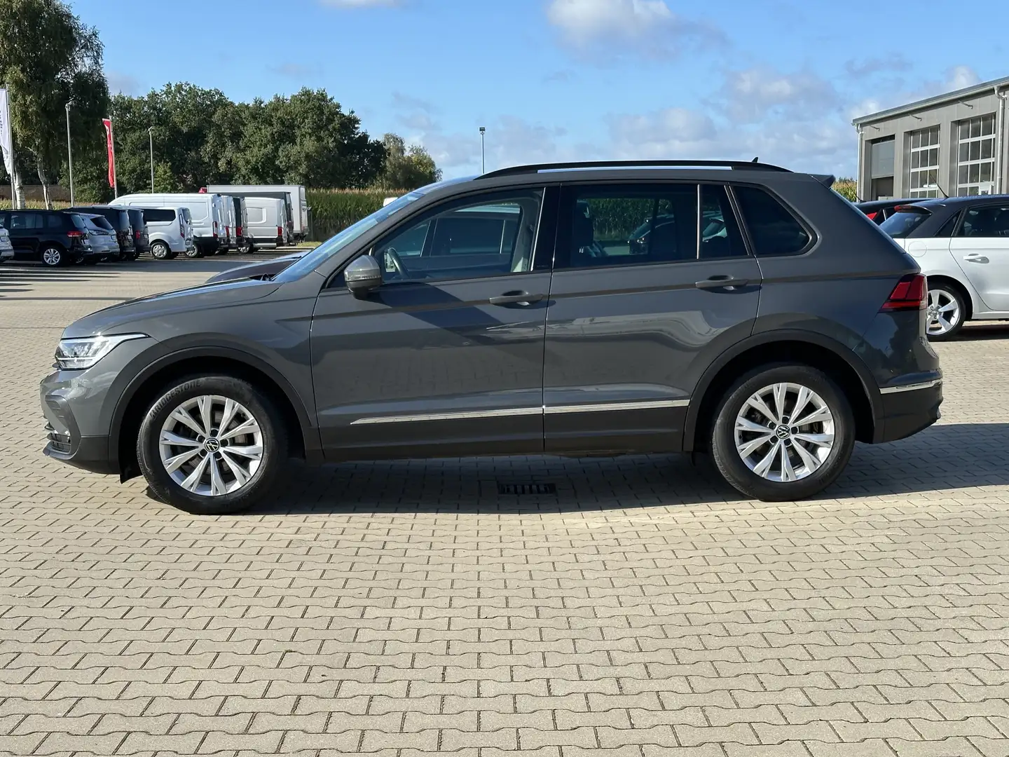 Volkswagen Tiguan Life 1,5 DSG ACC+LED+PDC+LANE+NAVI Gris - 2