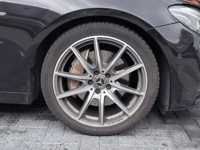 Mercedes-Benz E-Class view 14