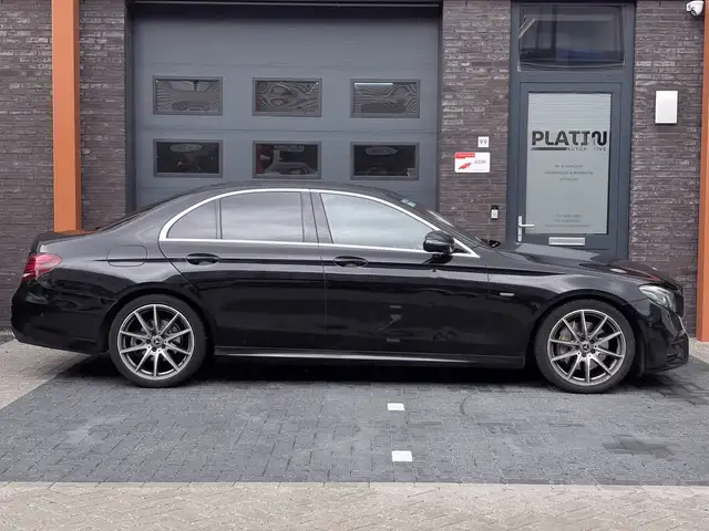 Mercedes-Benz E-Class view 3