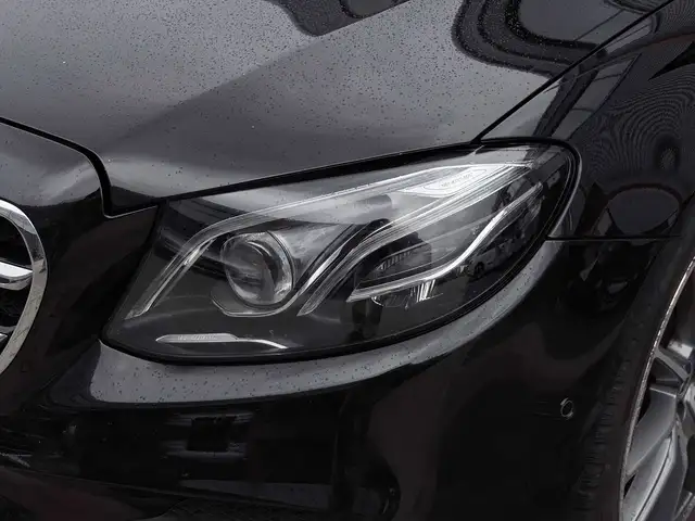 Mercedes-Benz E-Class view 10
