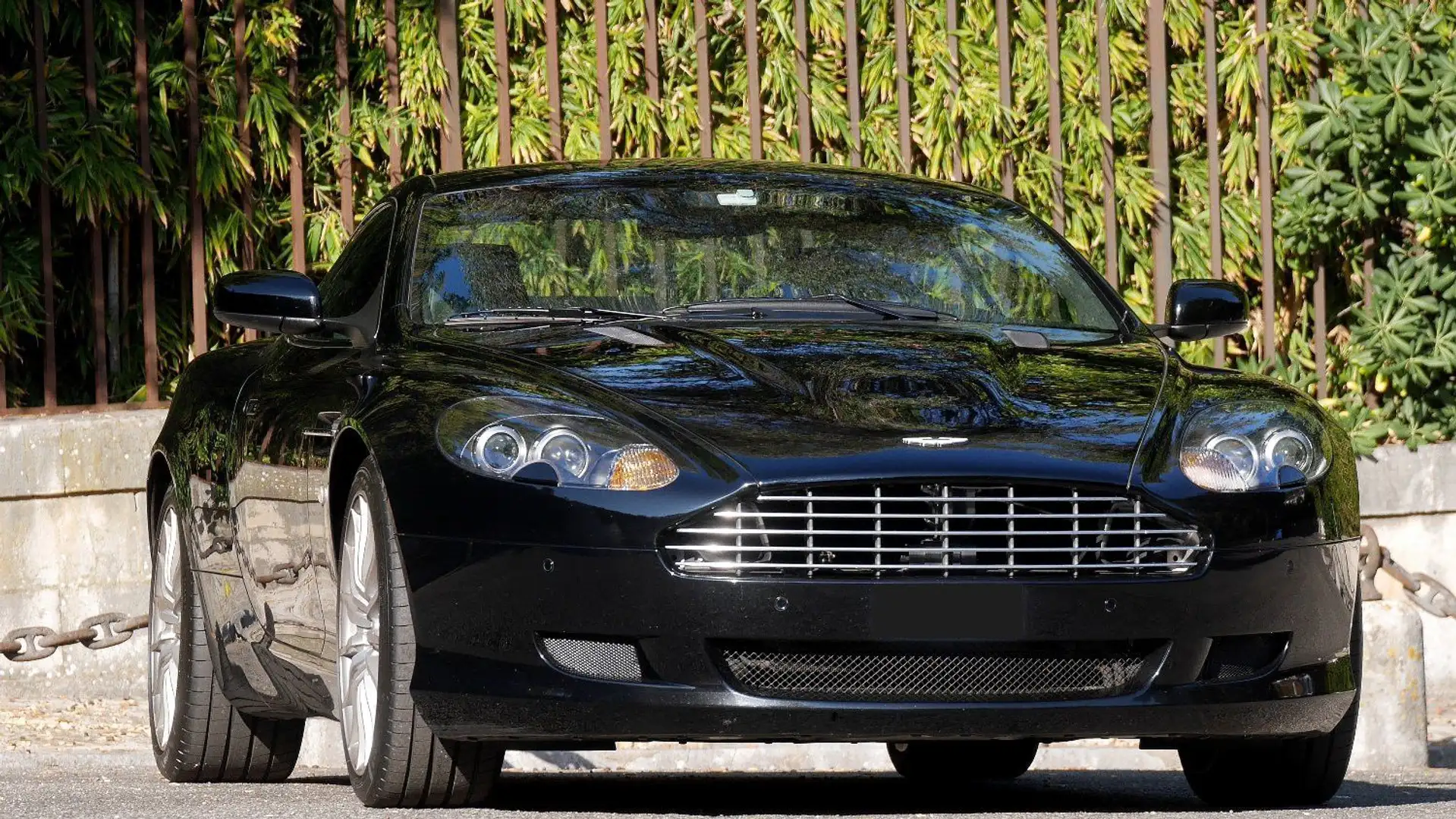 Aston Martin DB9 V12 Černá - 2