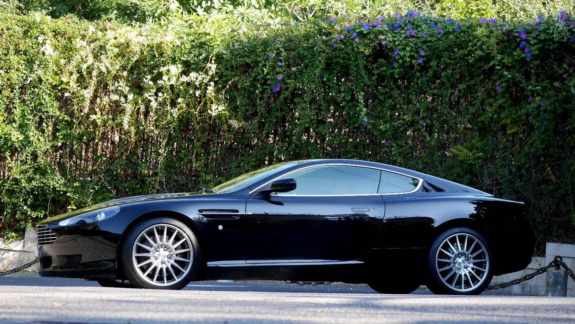Aston Martin DB9 V12 Zwart - 1