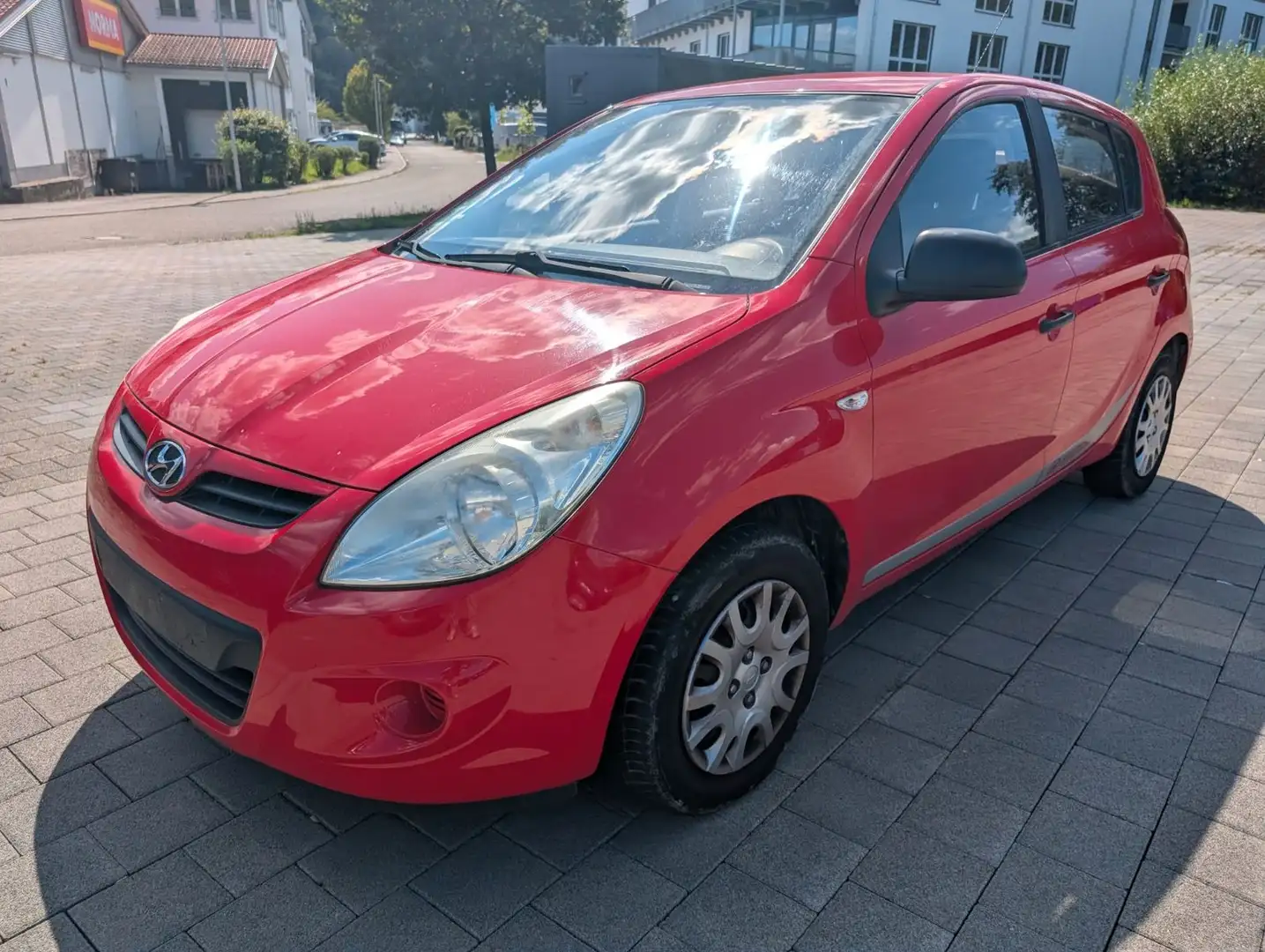 Hyundai i20 Classic Klima Rot - 1