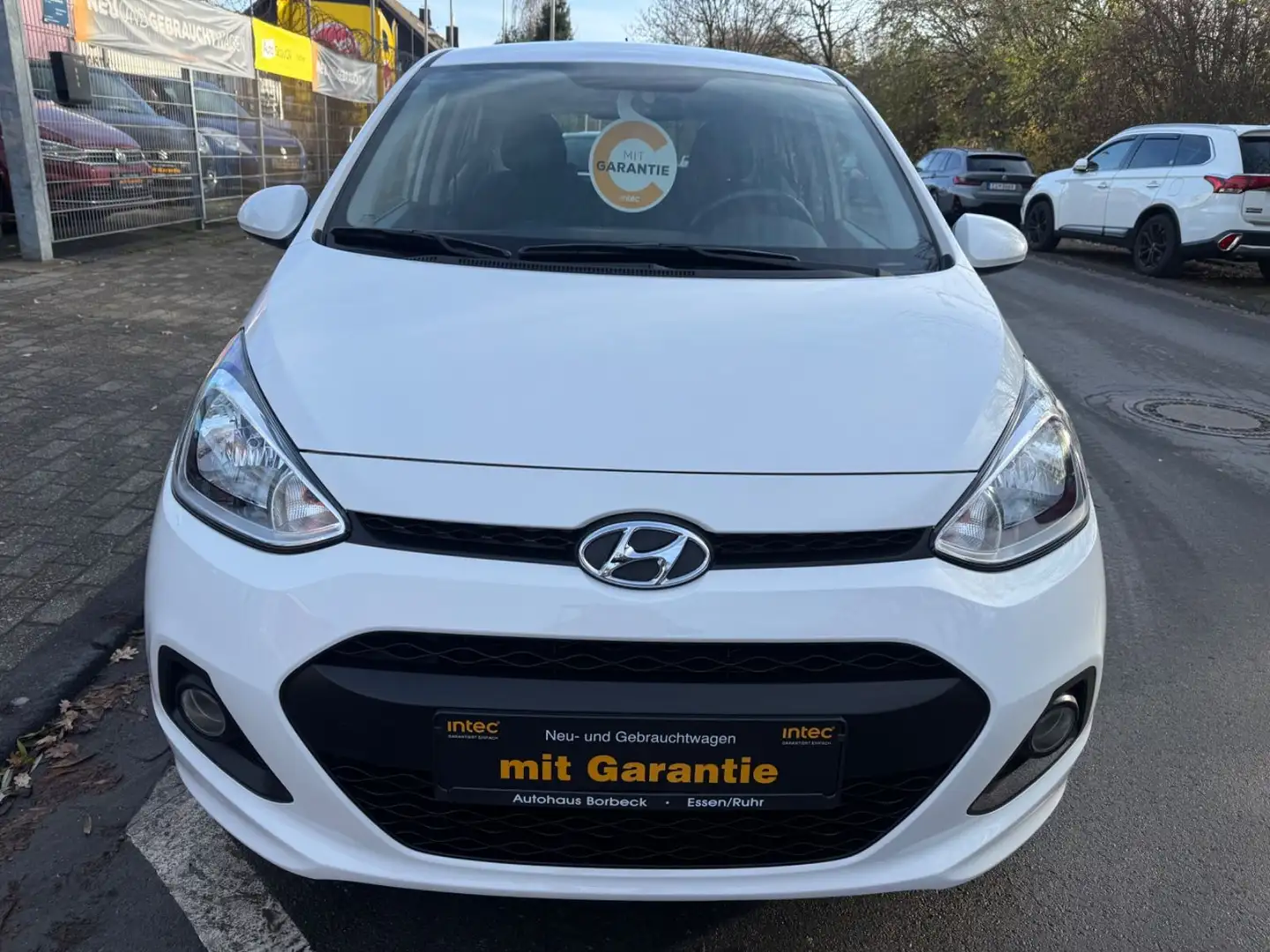 Hyundai i10 Automatik Klima TÜV/Service NeuGarantie18TKM Bianco - 2