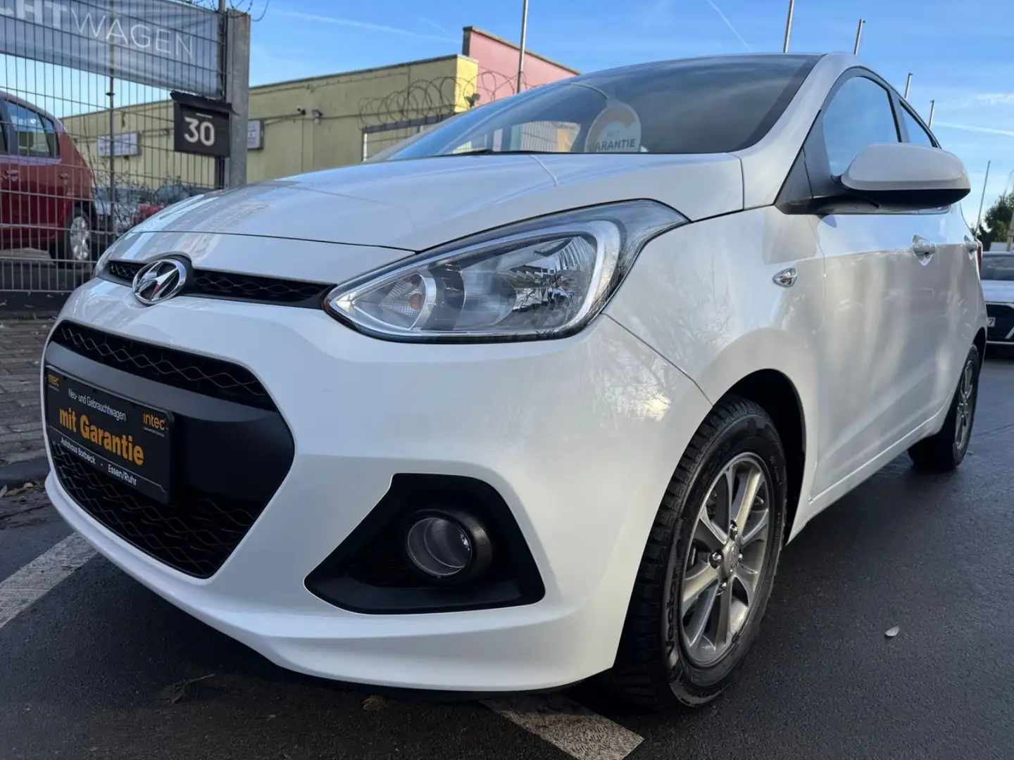 Hyundai i10 Automatik Klima TÜV/Service NeuGarantie18TKM Bianco - 1