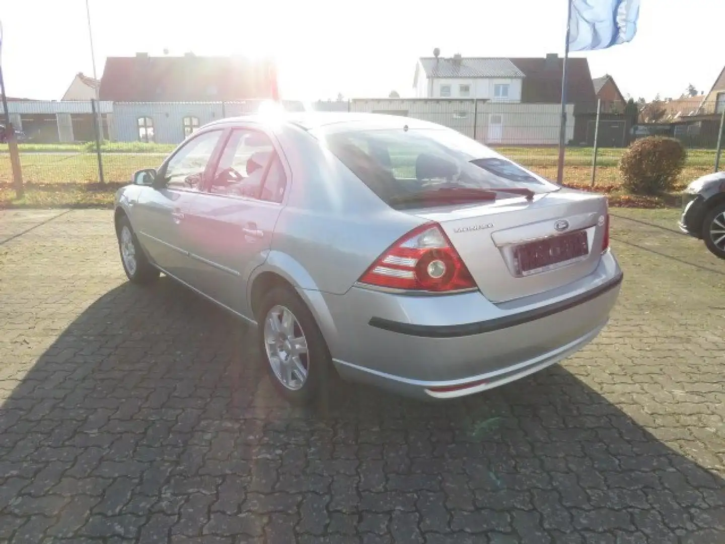 Ford Mondeo Ghia - 2