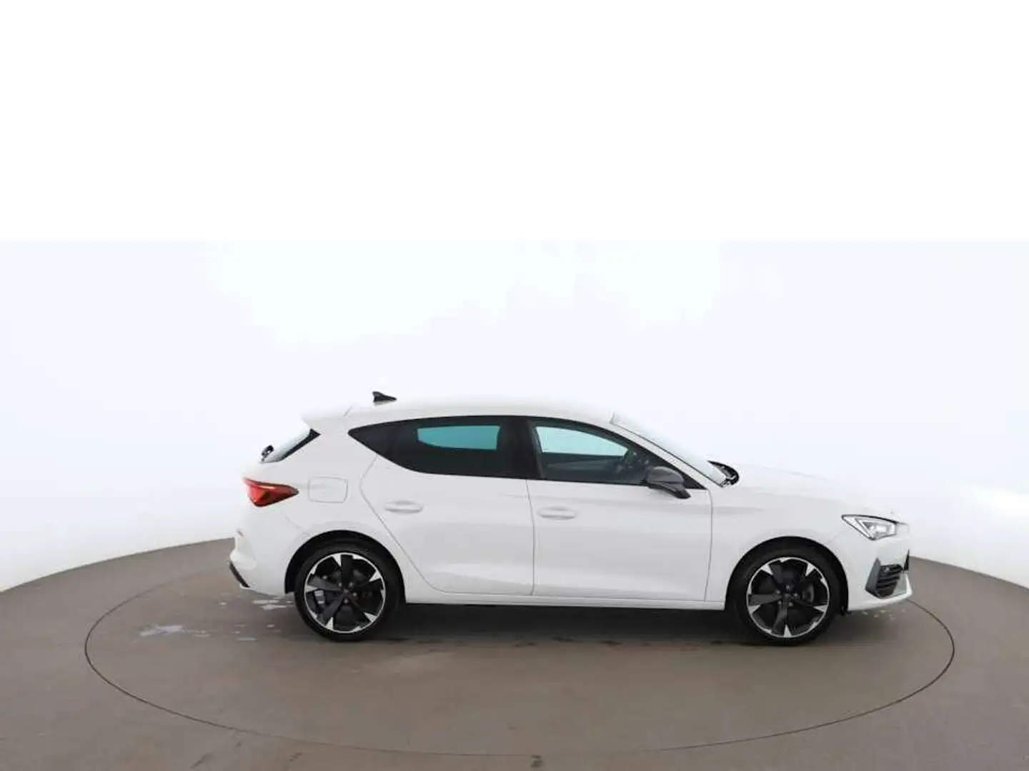 CUPRA Leon 1.4 eHybrid PHEV 150/204 Aut LED RADAR NAVI Bílá - 2