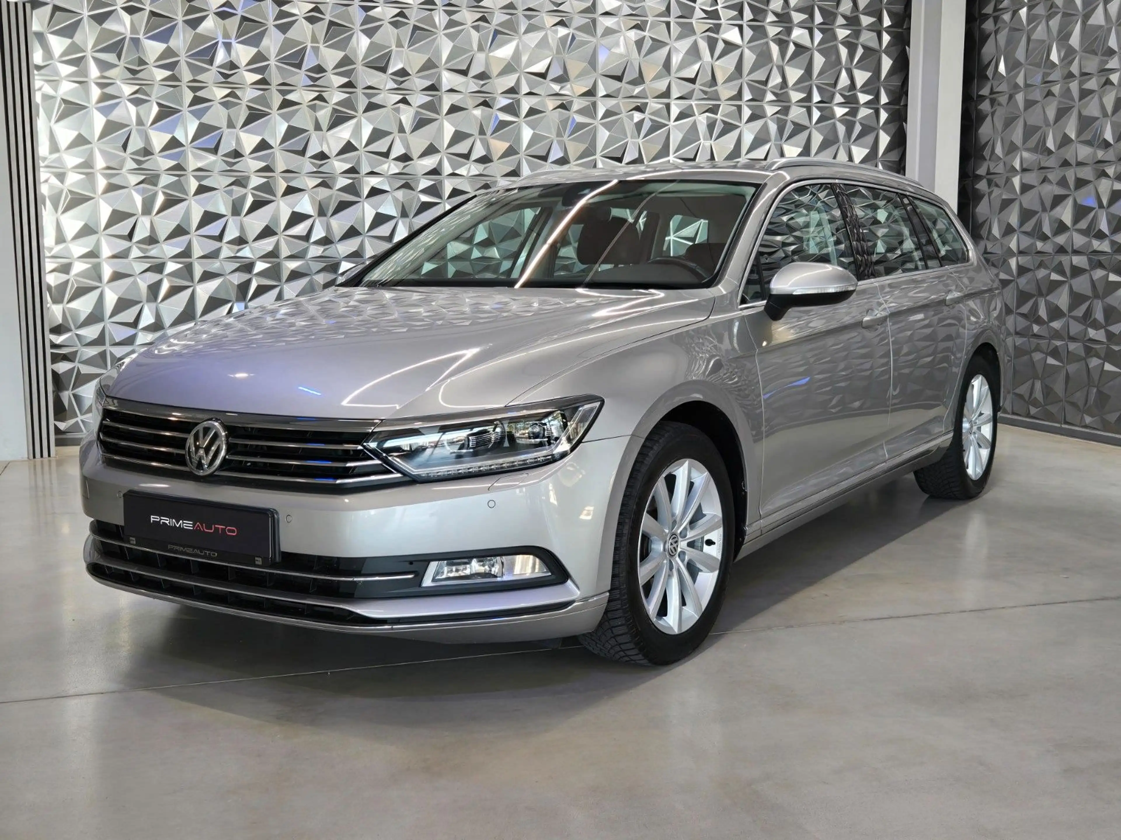 Volkswagen Passat Variant Passat 2.0 TDI Comfortline LED *NAVI*DCC*
